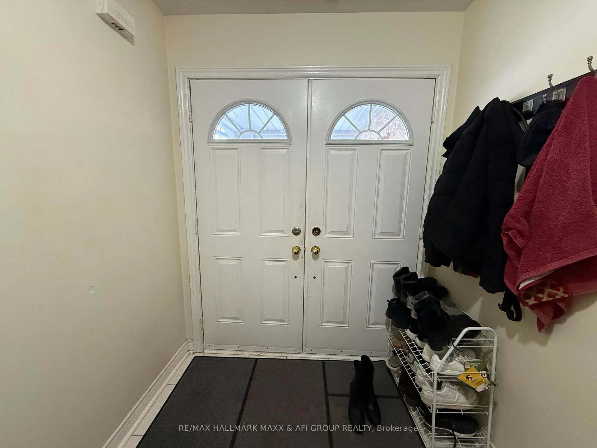 Photo 4 of 40 Chatterson Street, Whitby, Rolling Acres — HOMEH