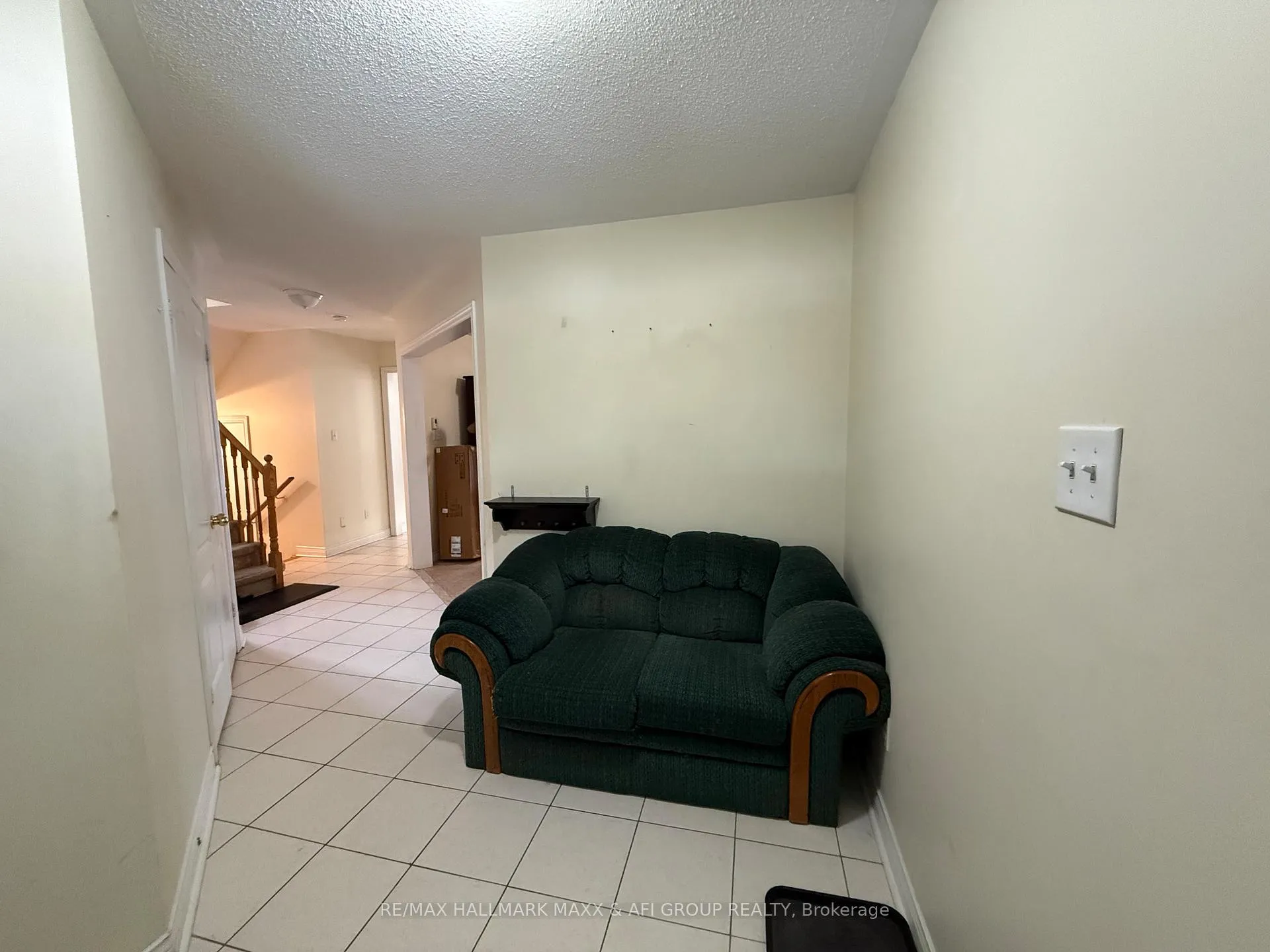Photo 6 of 40 Chatterson Street, Whitby, Rolling Acres — HOMEH