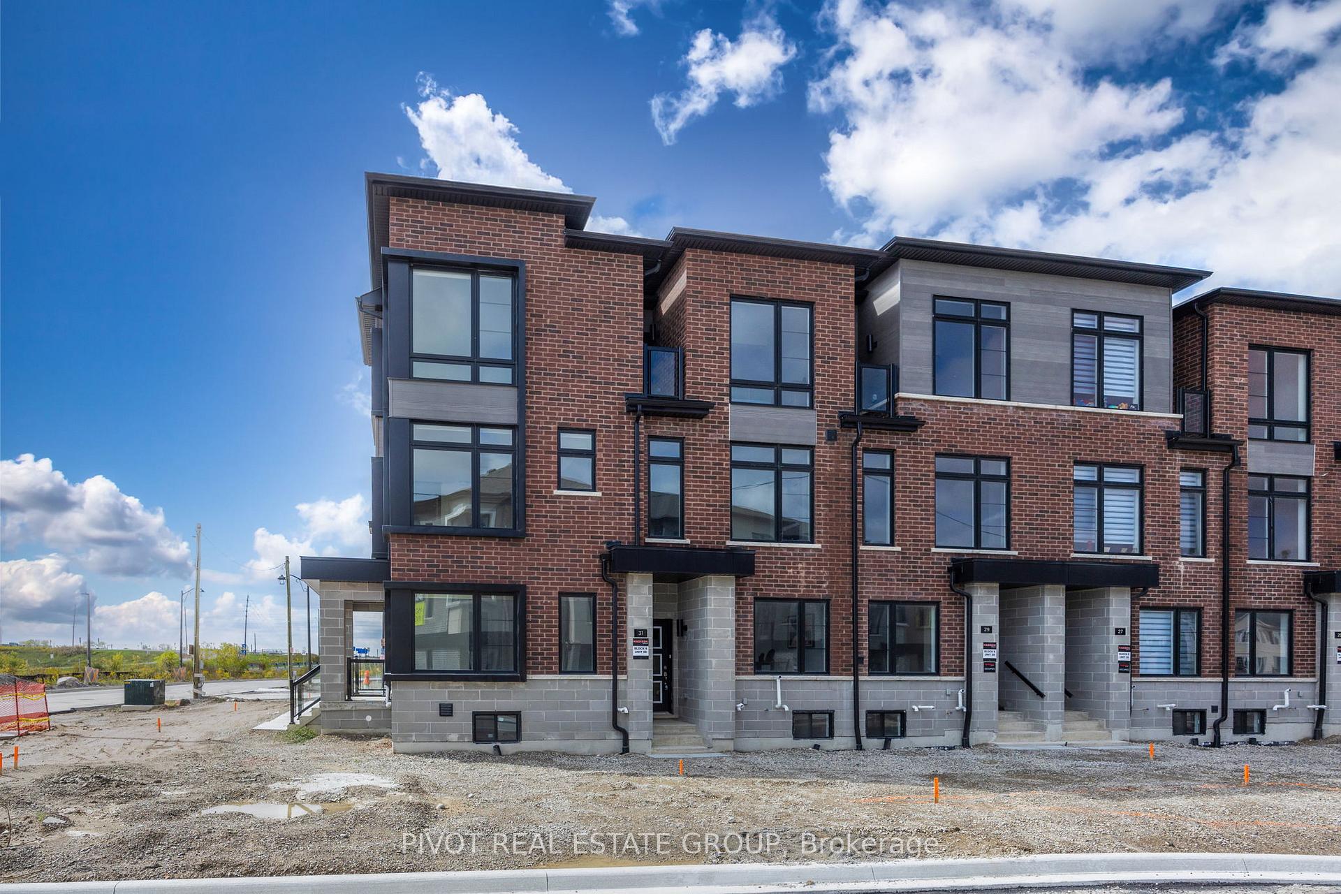 Photo 2 of 31 Pluto Way, Whitby, Brooklin — HOMEH