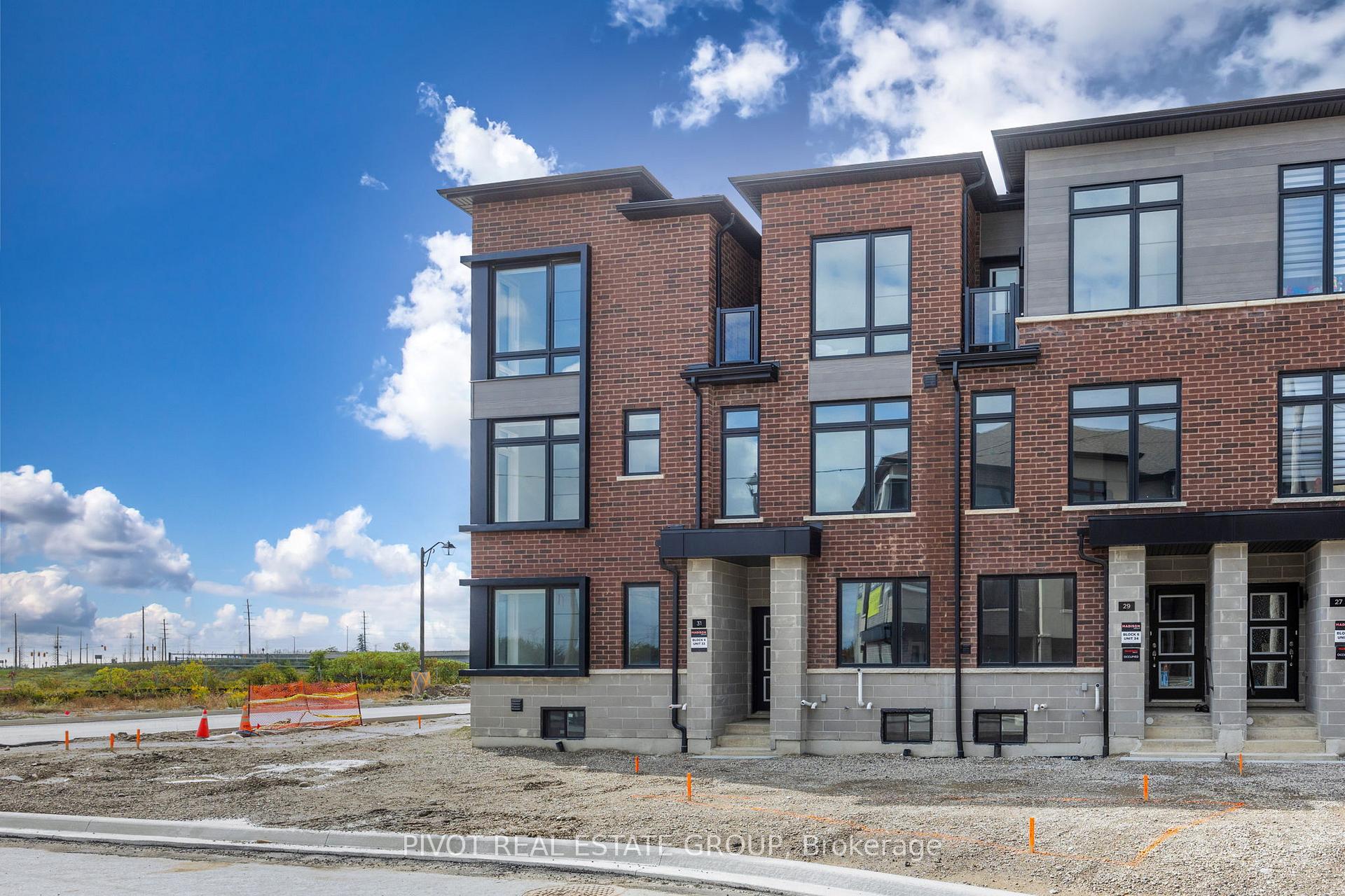 Photo 3 of 31 Pluto Way, Whitby, Brooklin — HOMEH