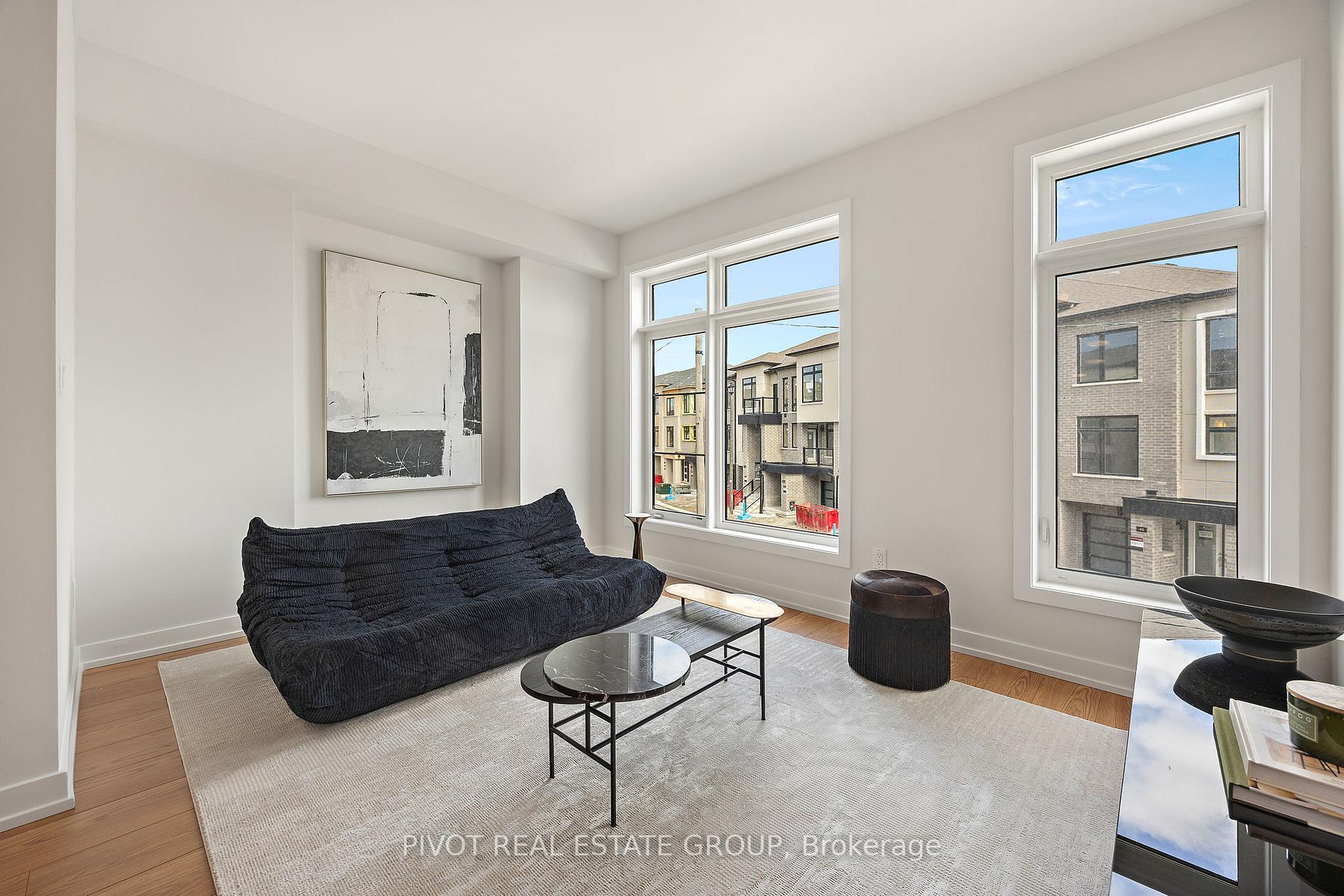 Photo 13 of 31 Pluto Way, Whitby, Brooklin — HOMEH