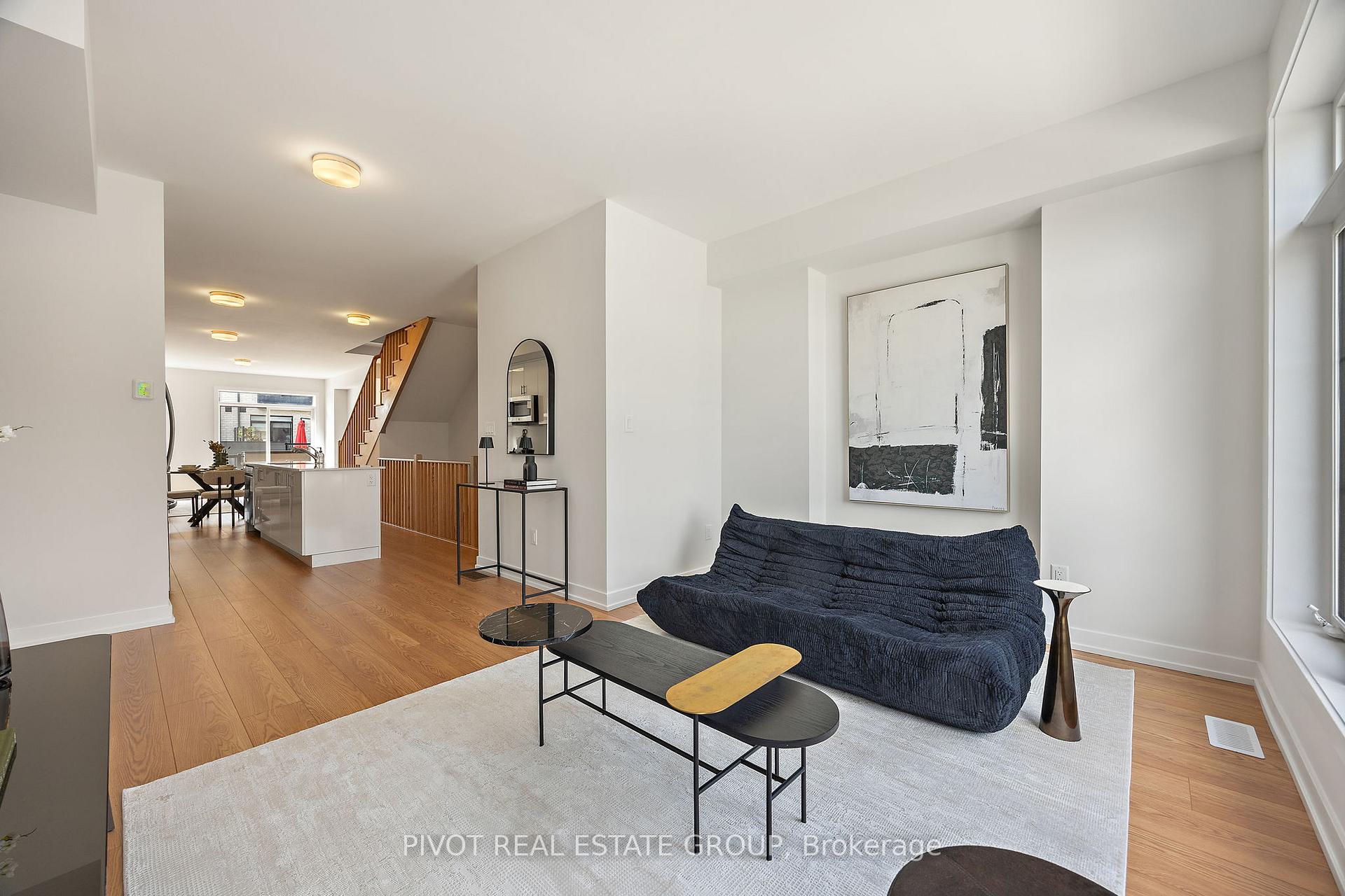 Photo 14 of 31 Pluto Way, Whitby, Brooklin — HOMEH