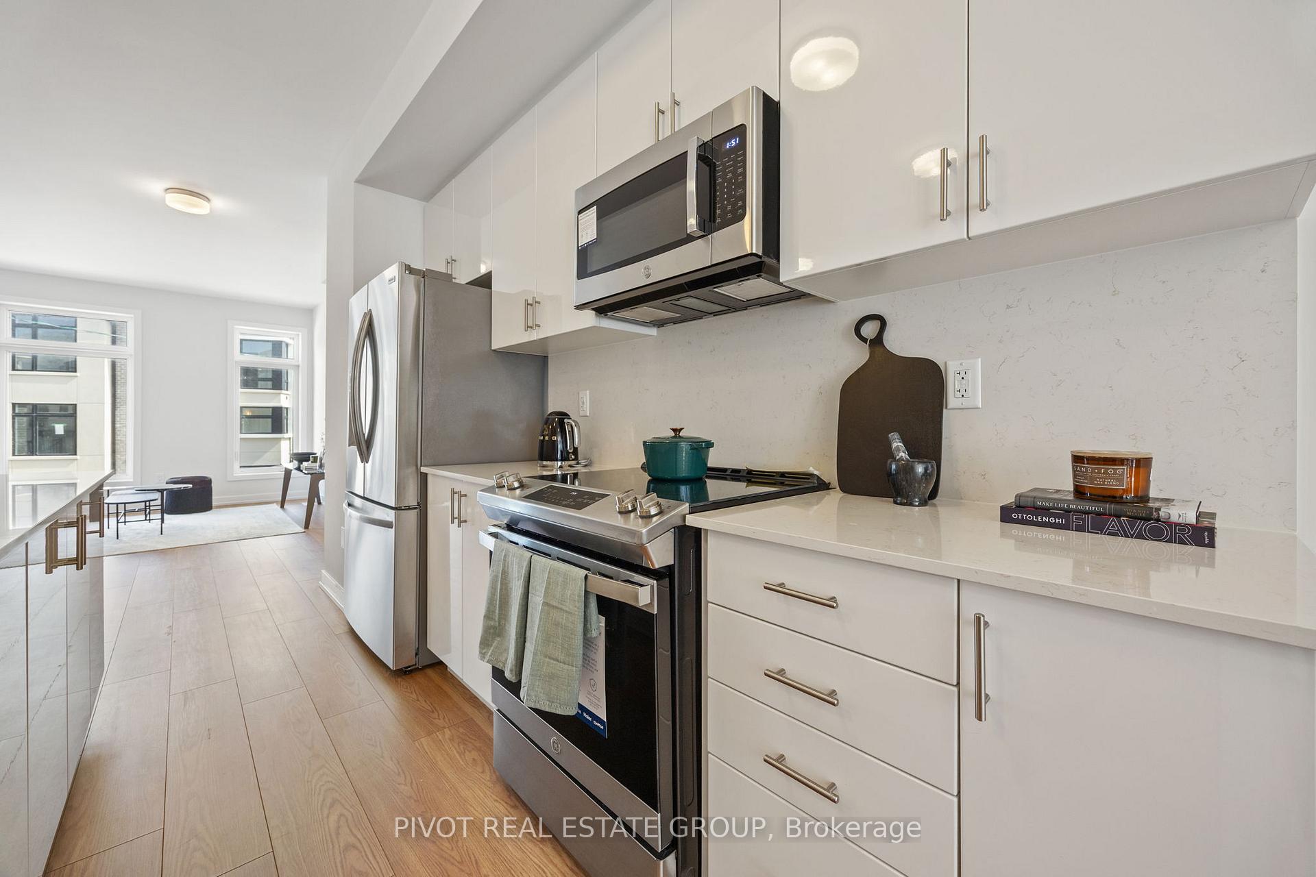 Photo 17 of 31 Pluto Way, Whitby, Brooklin — HOMEH