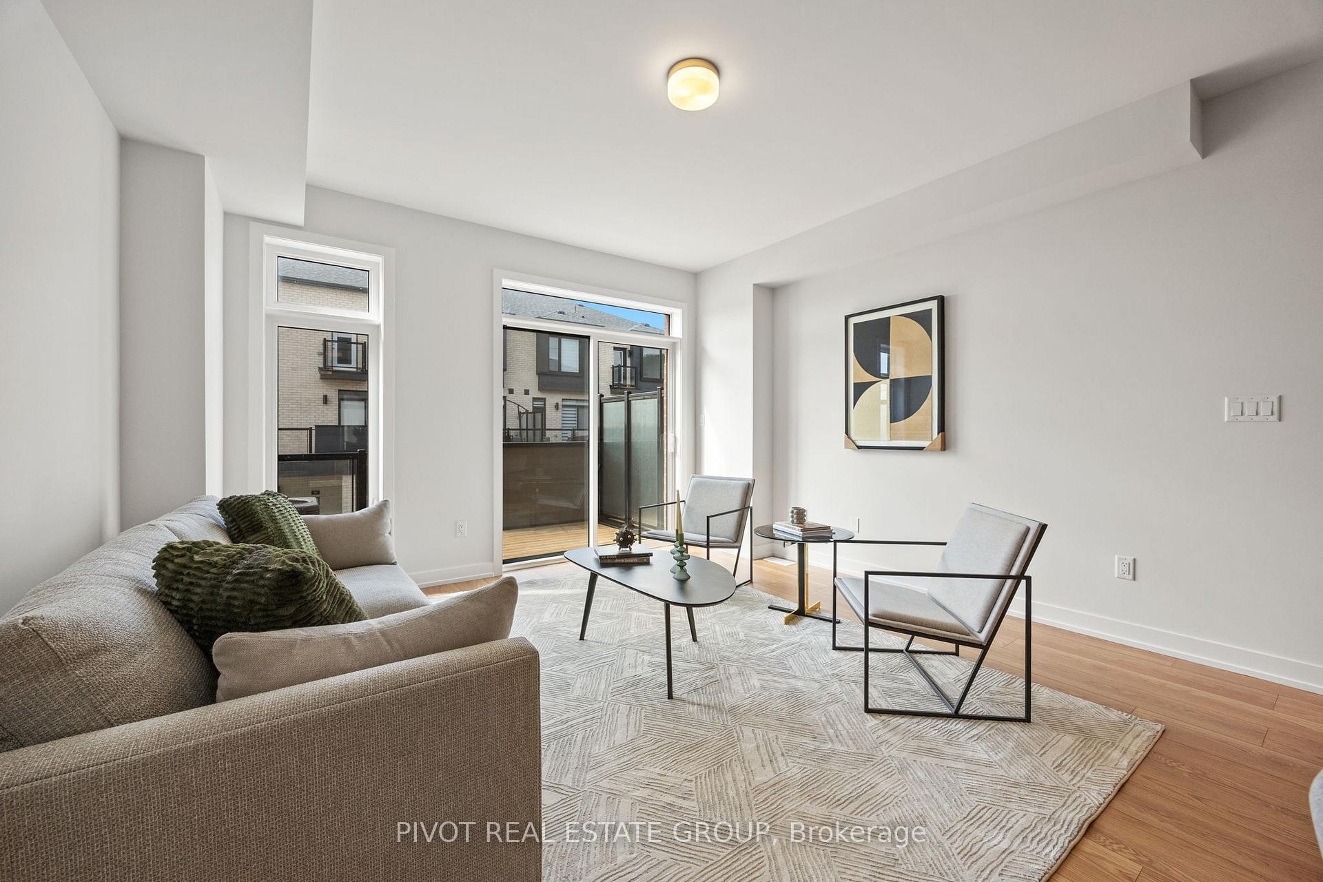 Photo 21 of 31 Pluto Way, Whitby, Brooklin — HOMEH