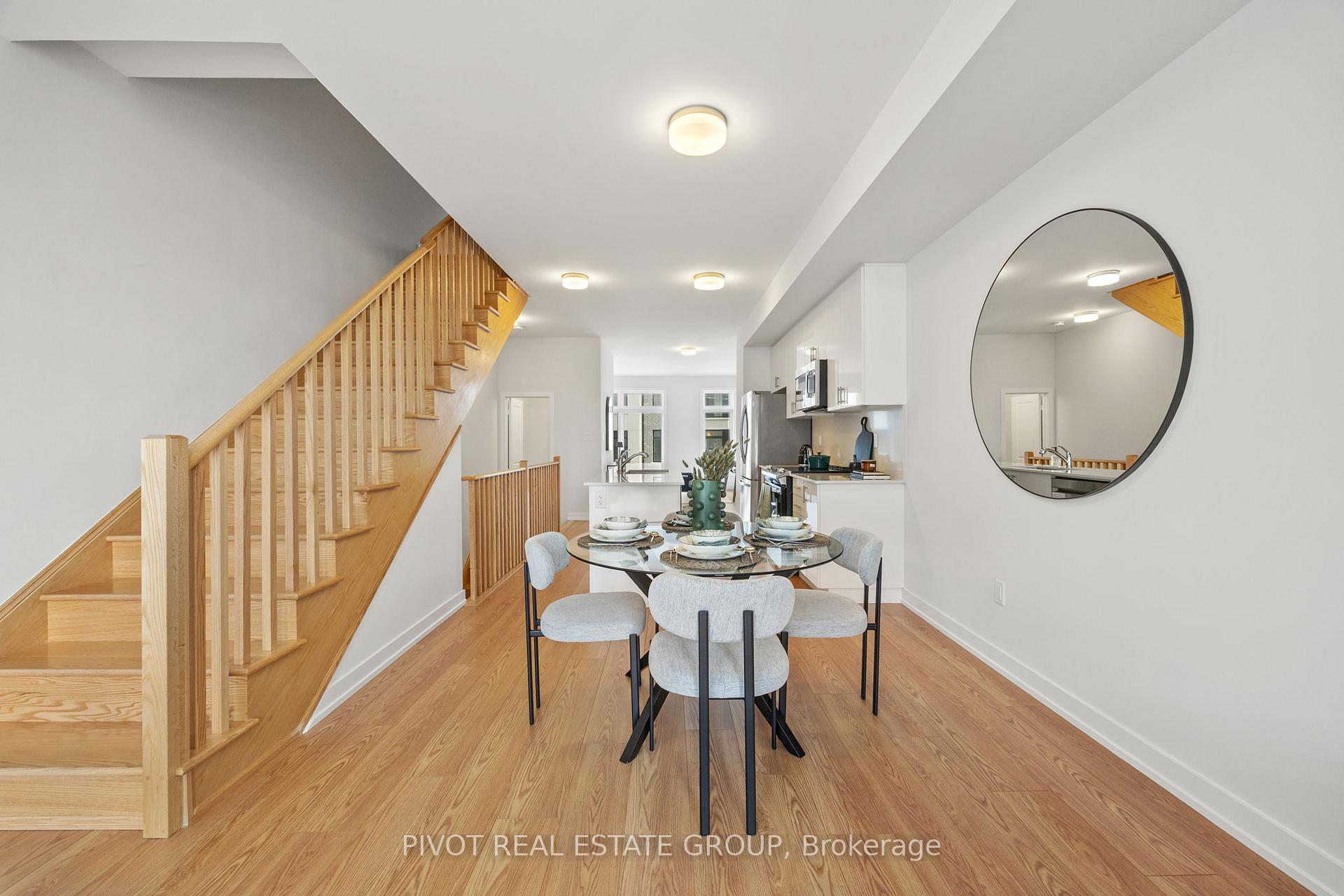 Photo 27 of 31 Pluto Way, Whitby, Brooklin — HOMEH