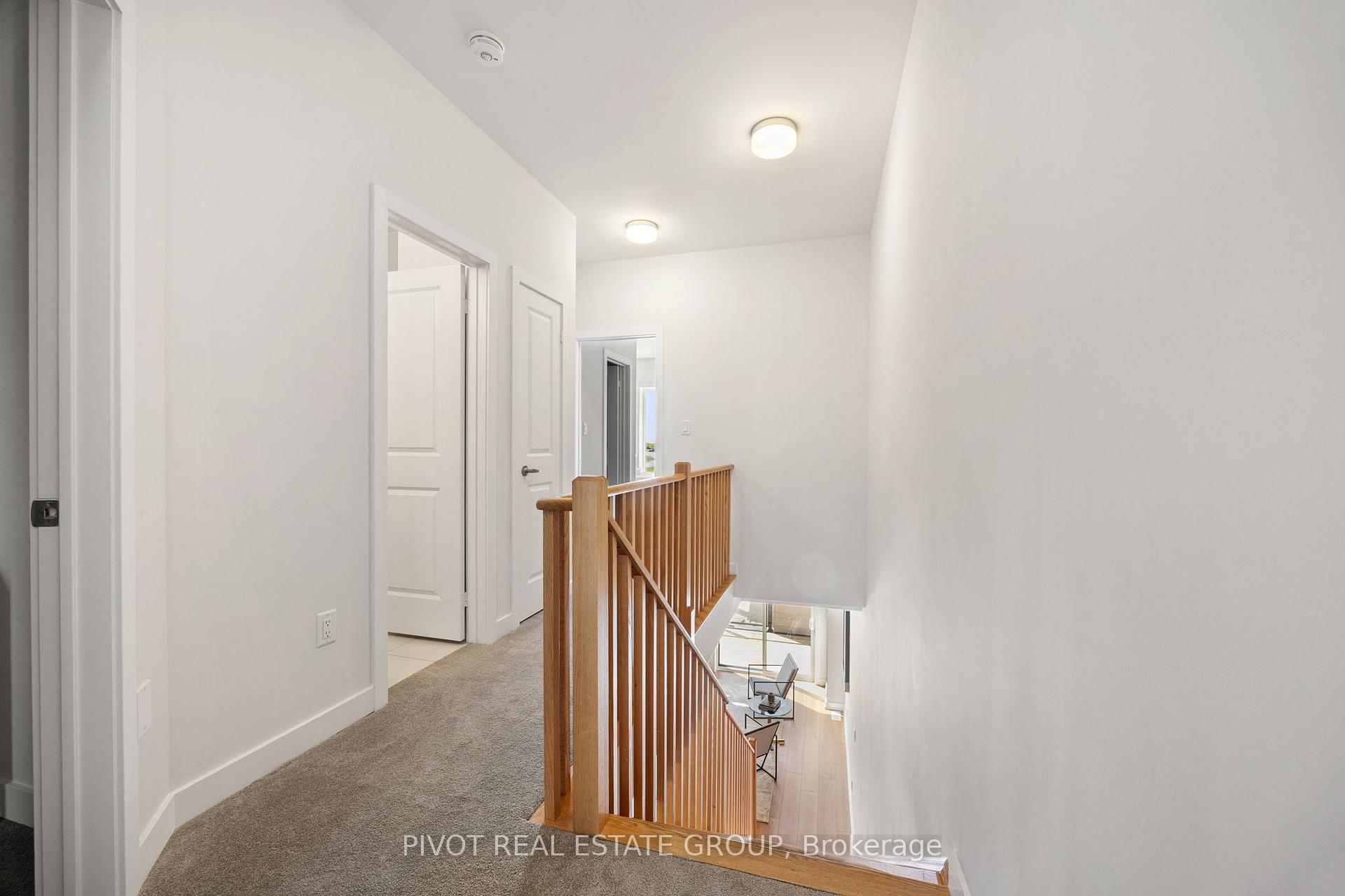 Photo 34 of 31 Pluto Way, Whitby, Brooklin — HOMEH