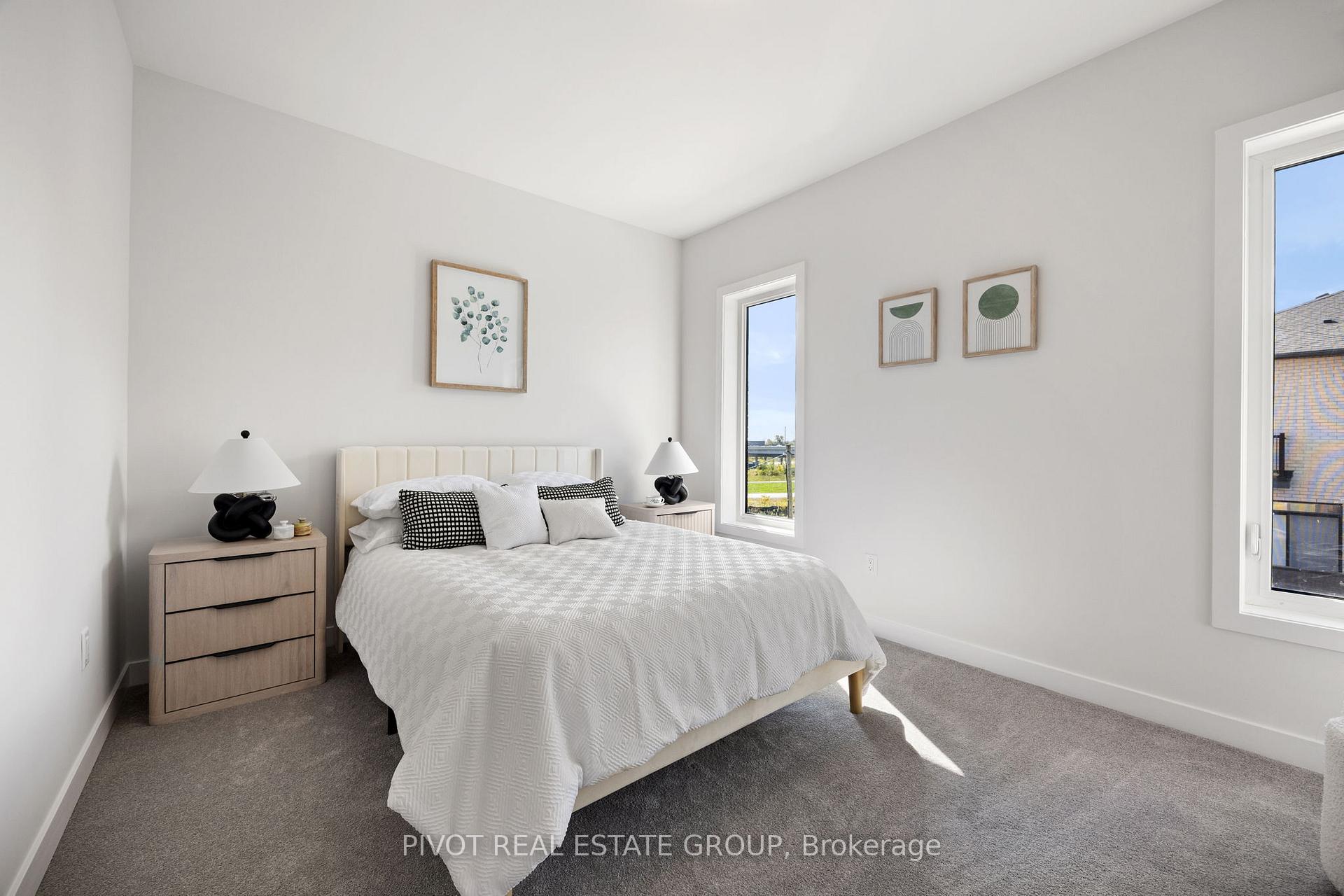 Photo 36 of 31 Pluto Way, Whitby, Brooklin — HOMEH