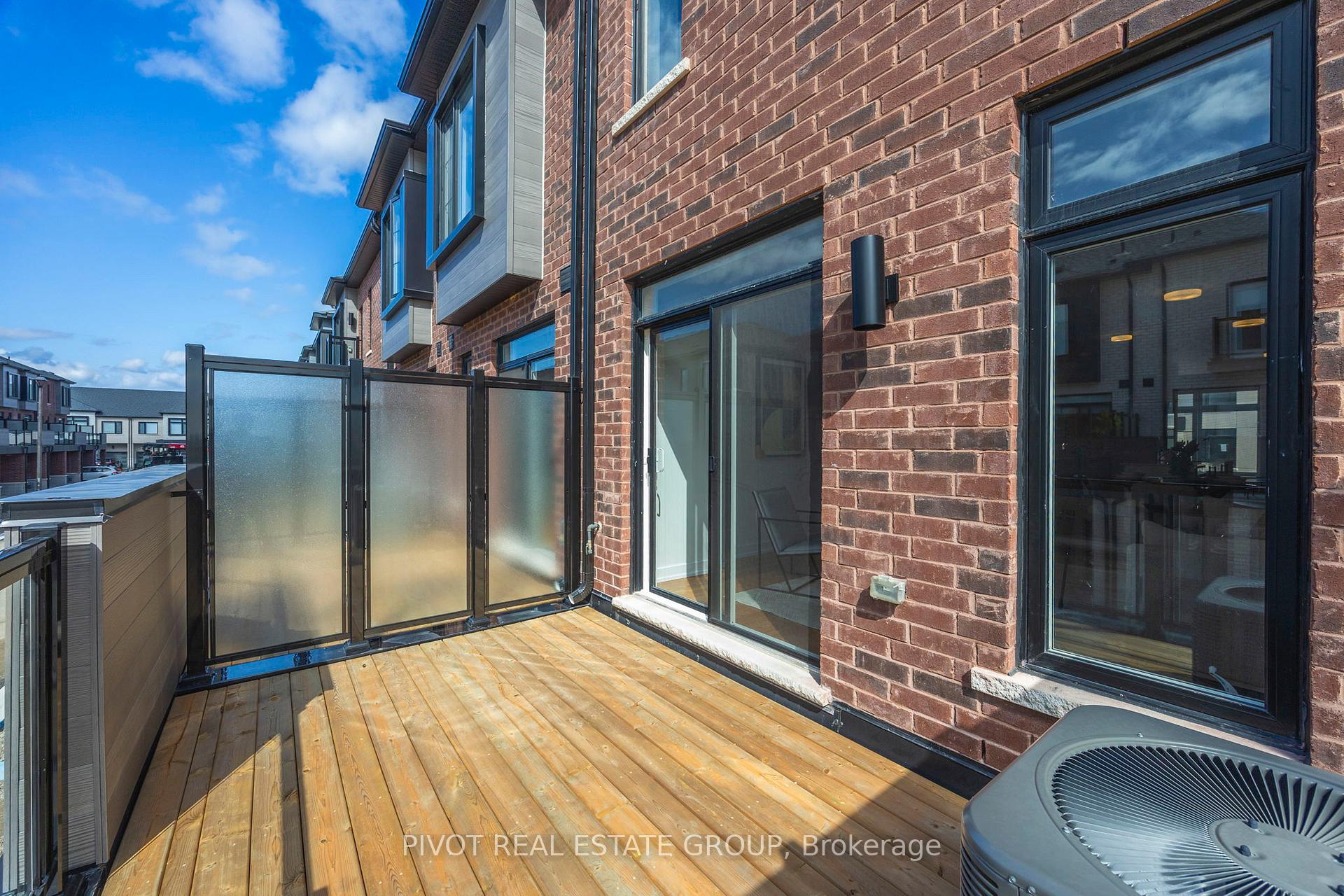 Photo 44 of 31 Pluto Way, Whitby, Brooklin — HOMEH