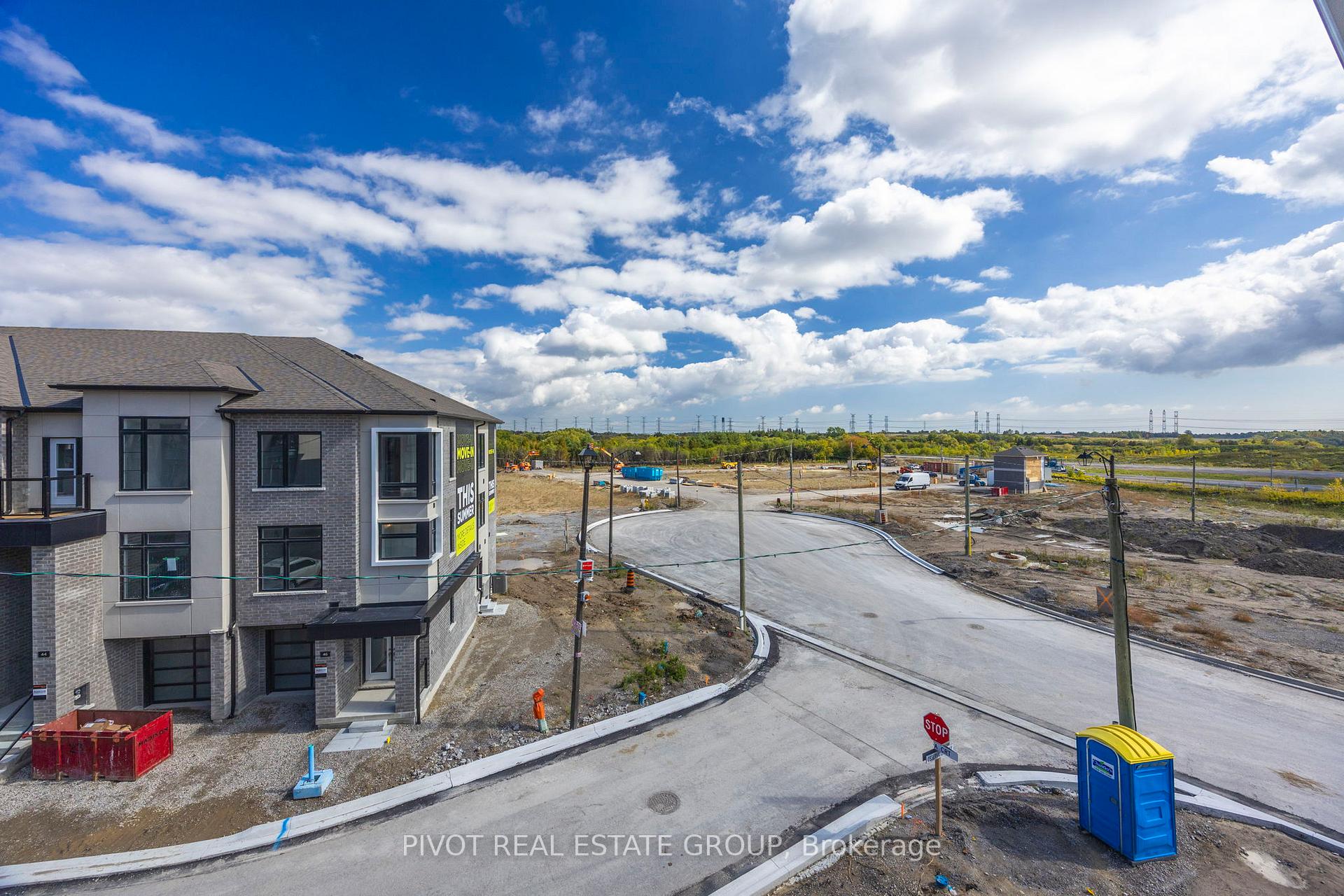Photo 47 of 31 Pluto Way, Whitby, Brooklin — HOMEH