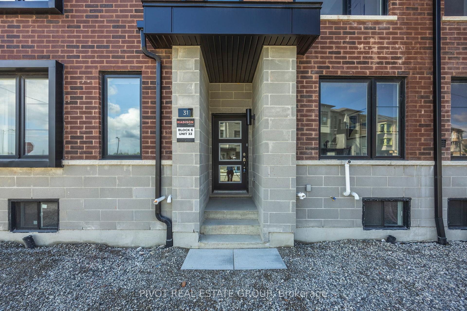 Photo 48 of 31 Pluto Way, Whitby, Brooklin — HOMEH