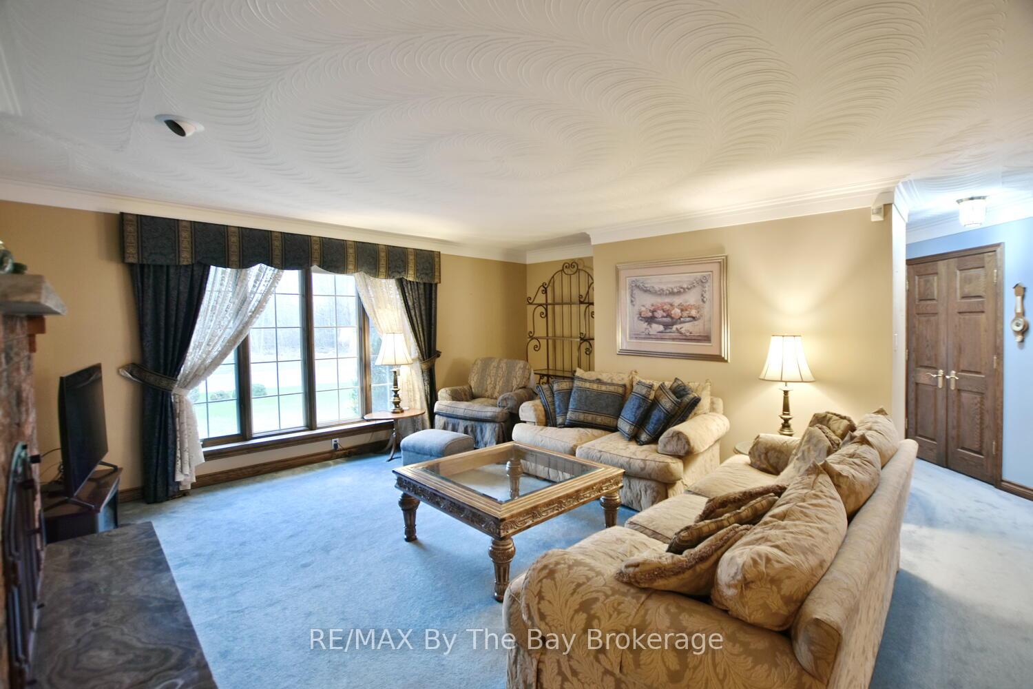 Photo 11 of 23 Kelley Crescent, Wasaga Beach — HOMEH