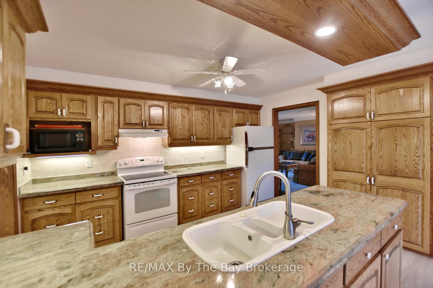 Photo 14 of 23 Kelley Crescent, Wasaga Beach — HOMEH