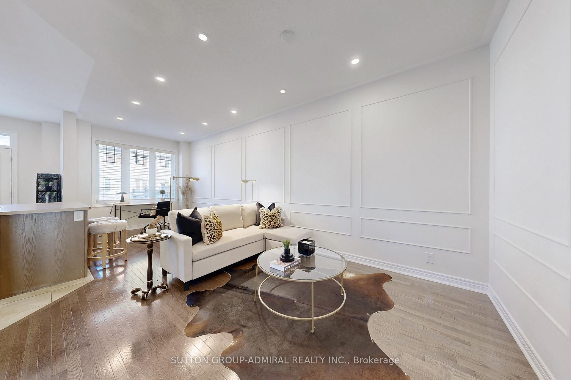 Photo 3 of 95 Southdown Avenue, Vaughan, Patterson — HOMEH