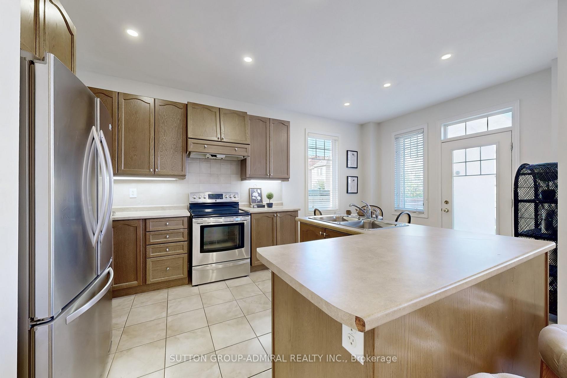Photo 12 of 95 Southdown Avenue, Vaughan, Patterson — HOMEH