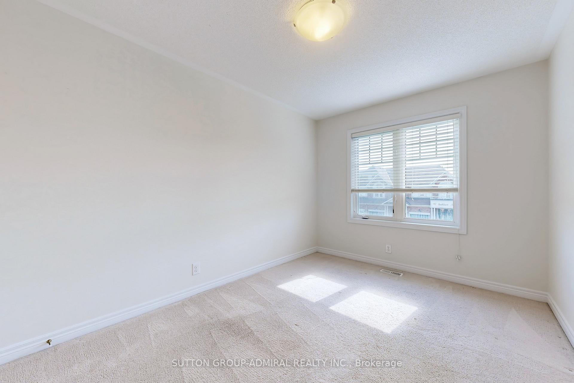 Photo 32 of 95 Southdown Avenue, Vaughan, Patterson — HOMEH