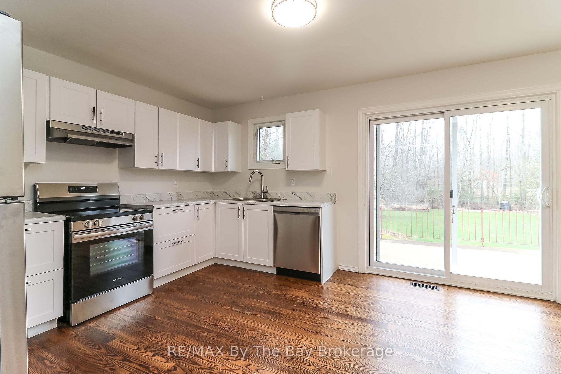 Photo 7 of 12 Bridlewood Crescent, Wasaga Beach — HOMEH