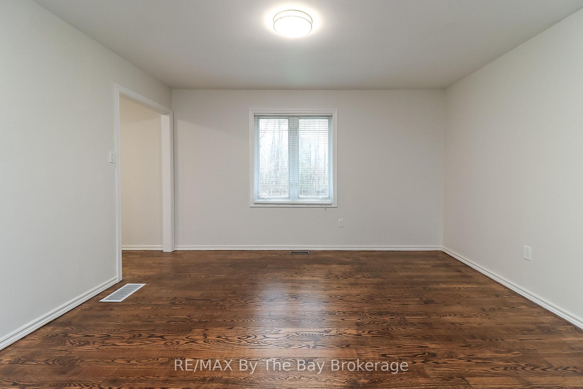 Photo 16 of 12 Bridlewood Crescent, Wasaga Beach — HOMEH