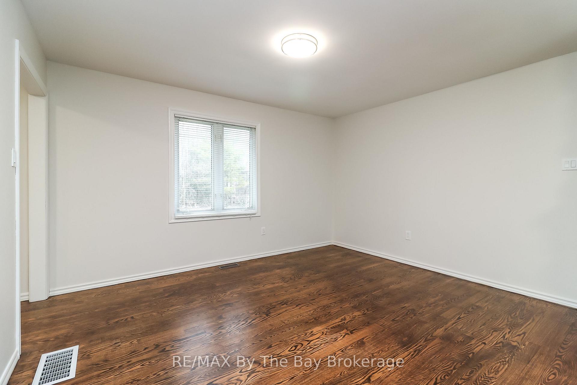 Photo 17 of 12 Bridlewood Crescent, Wasaga Beach — HOMEH