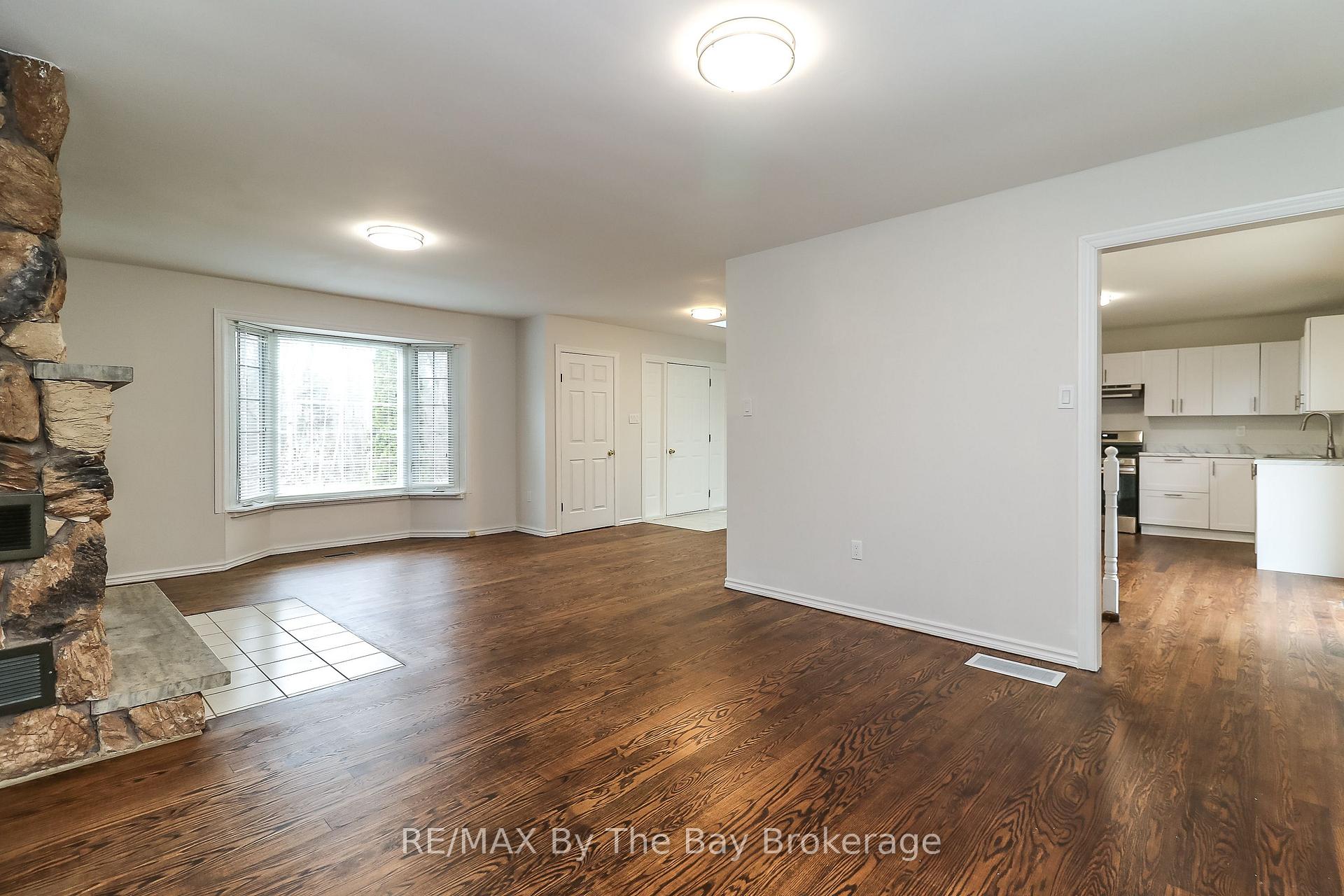Photo 19 of 12 Bridlewood Crescent, Wasaga Beach — HOMEH