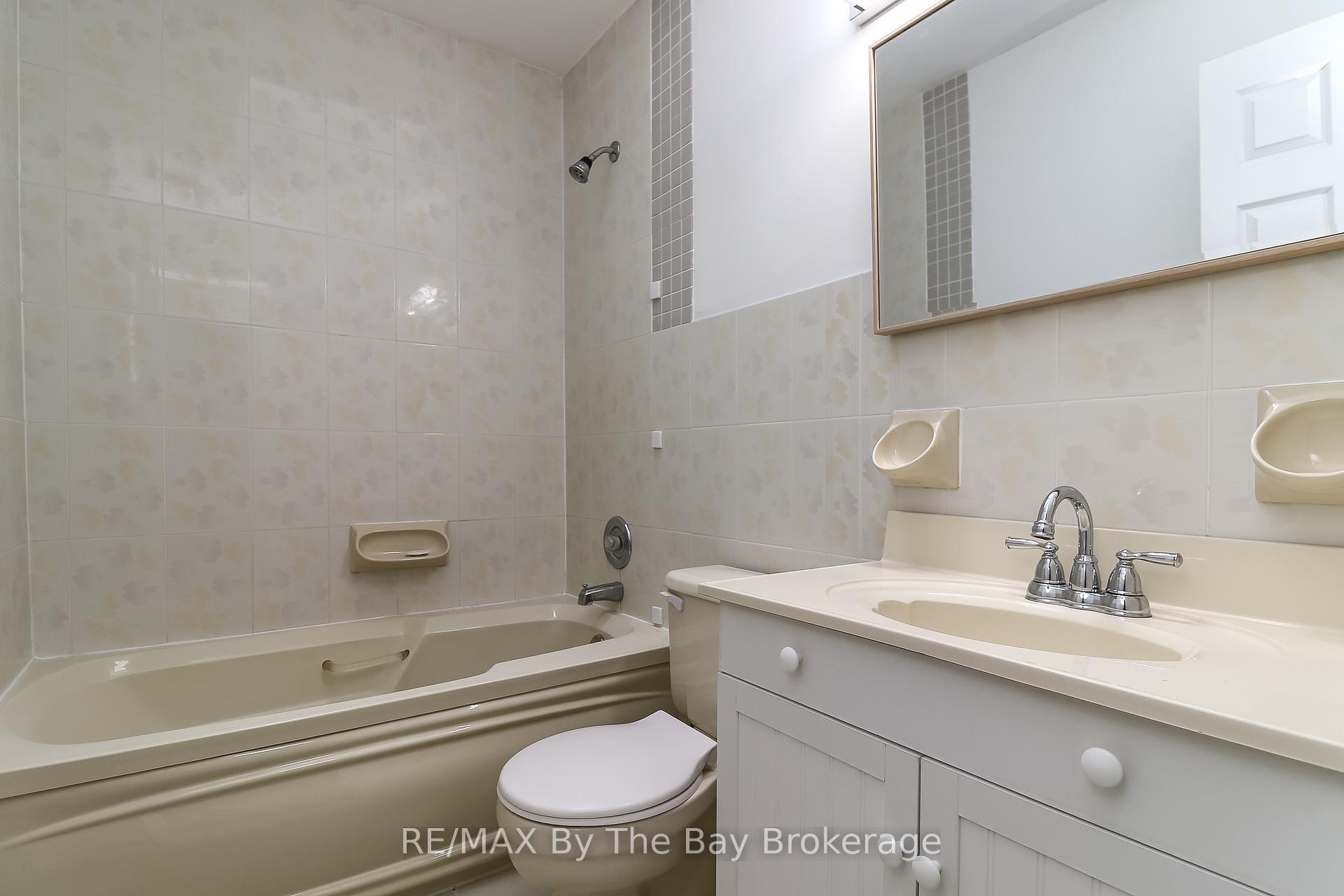 Photo 33 of 12 Bridlewood Crescent, Wasaga Beach — HOMEH