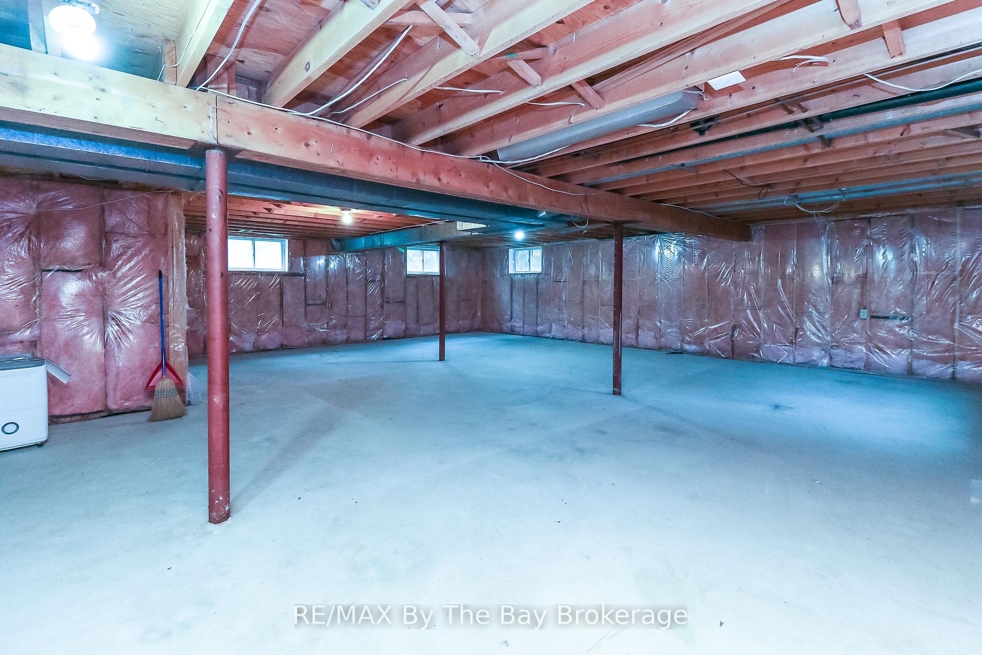 Photo 39 of 12 Bridlewood Crescent, Wasaga Beach — HOMEH
