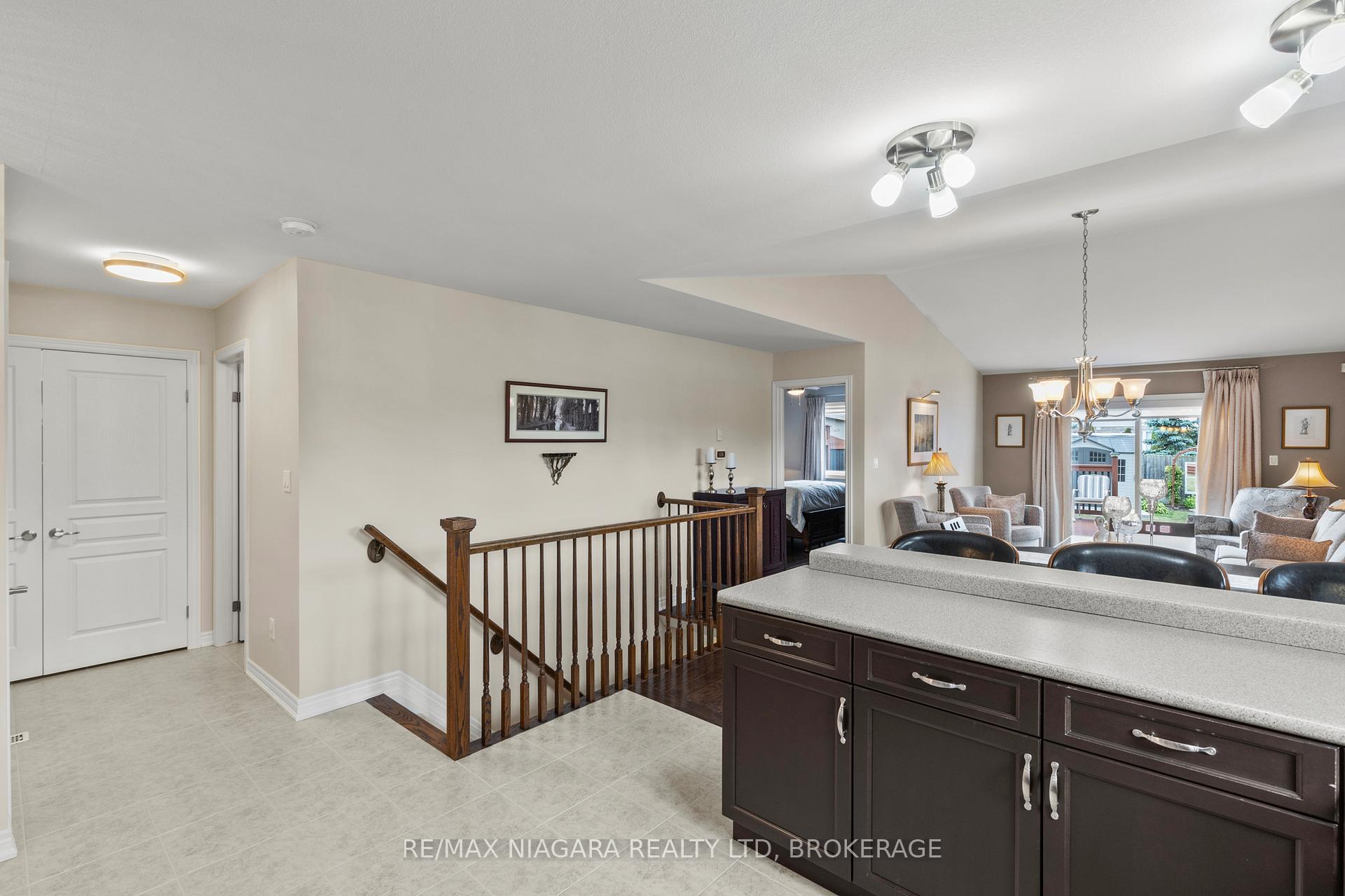 Photo 10 of 78 Falcon Drive, Welland, Coyle Creek — HOMEH