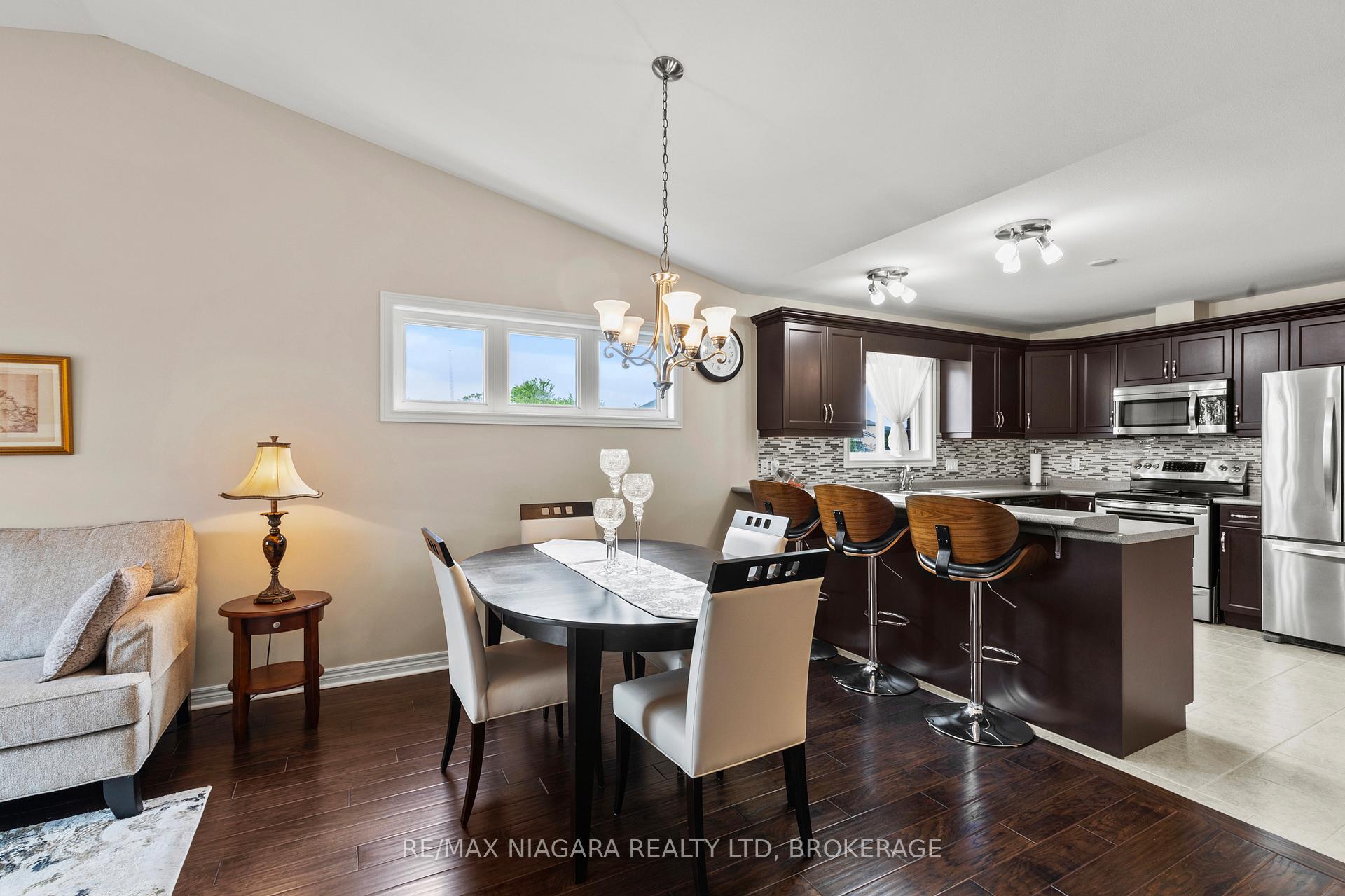 Photo 11 of 78 Falcon Drive, Welland, Coyle Creek — HOMEH