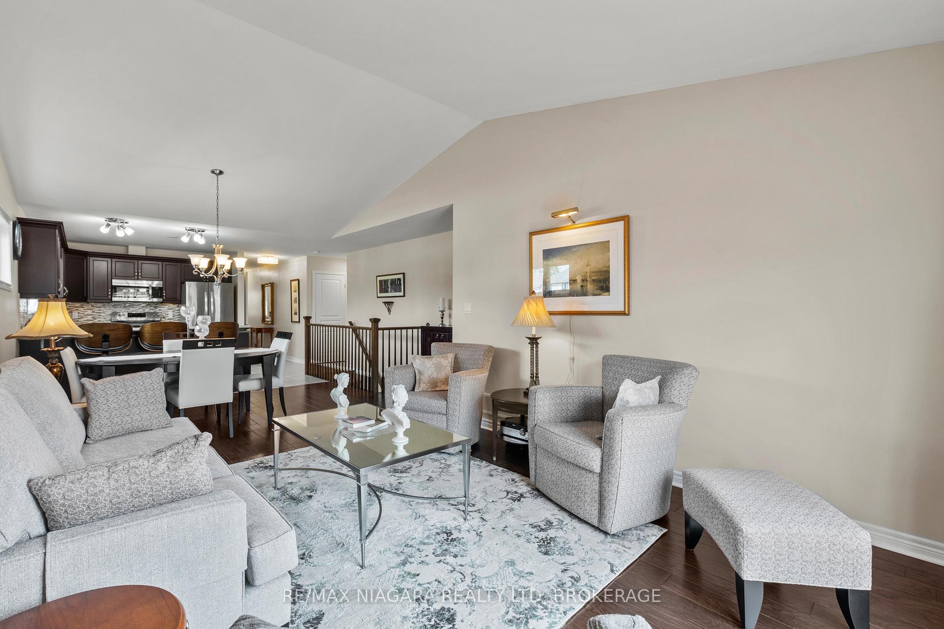 Photo 14 of 78 Falcon Drive, Welland, Coyle Creek — HOMEH