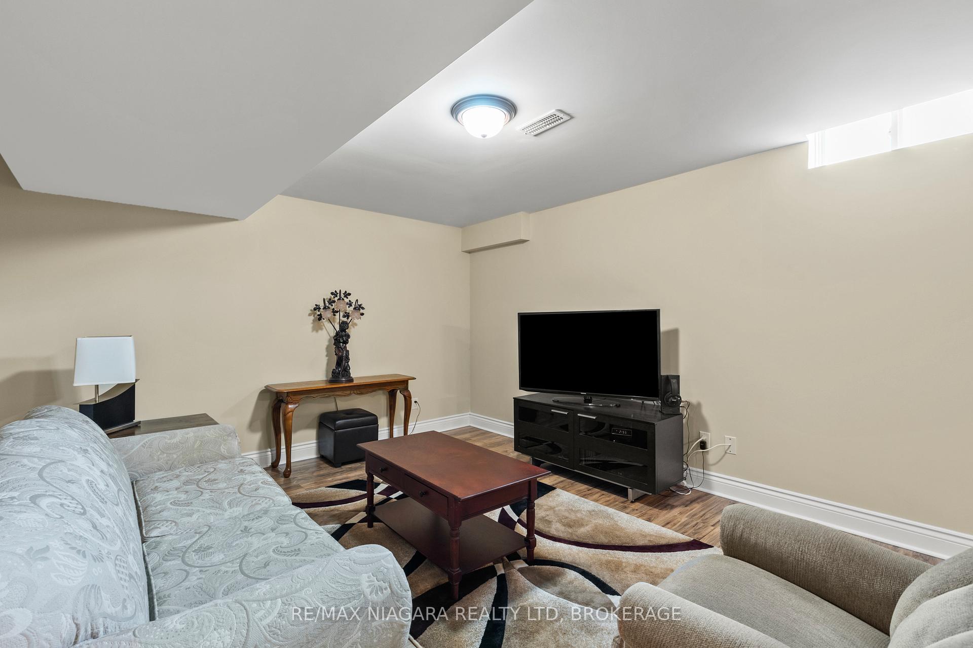 Photo 21 of 78 Falcon Drive, Welland, Coyle Creek — HOMEH