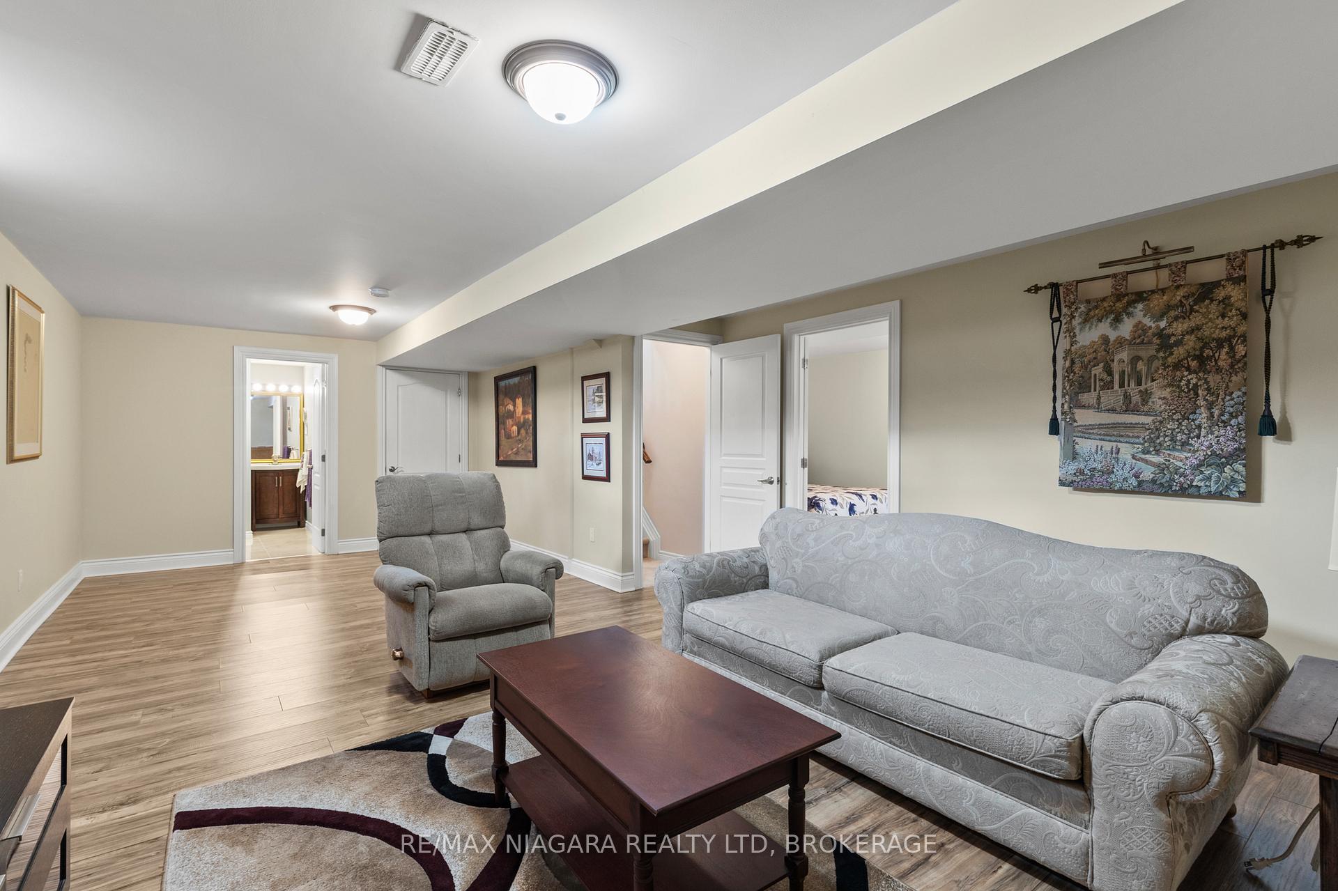 Photo 22 of 78 Falcon Drive, Welland, Coyle Creek — HOMEH