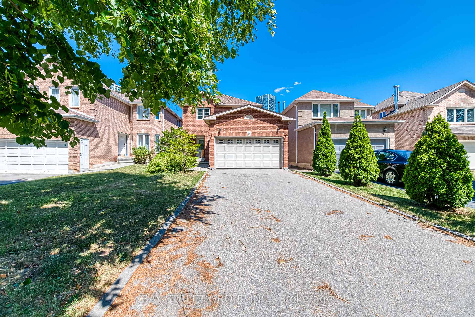 Photo 2 of 15 Glenbury Drive, Vaughan, Brownridge — HOMEH