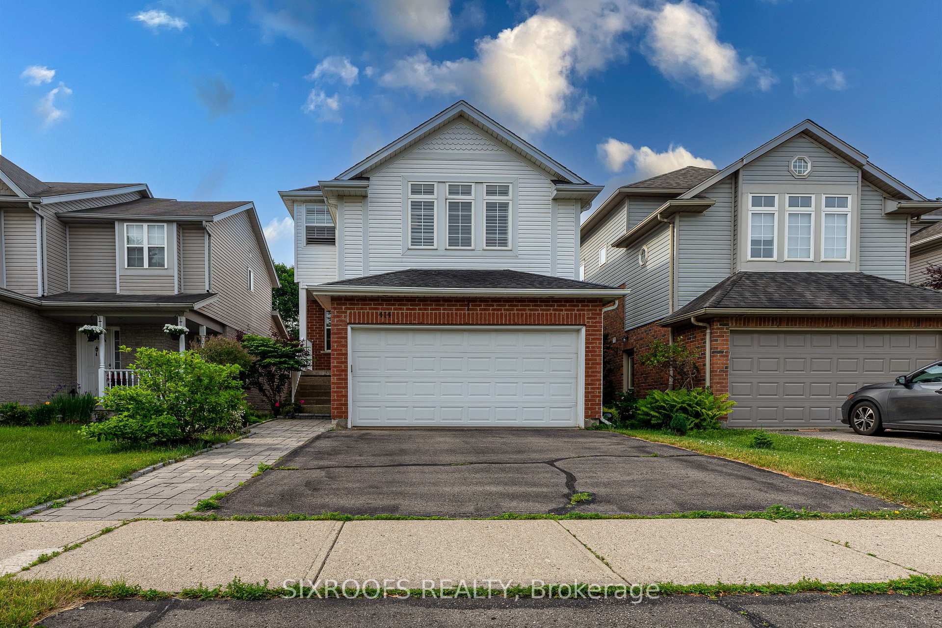 Front of 414 Havendale Crescent