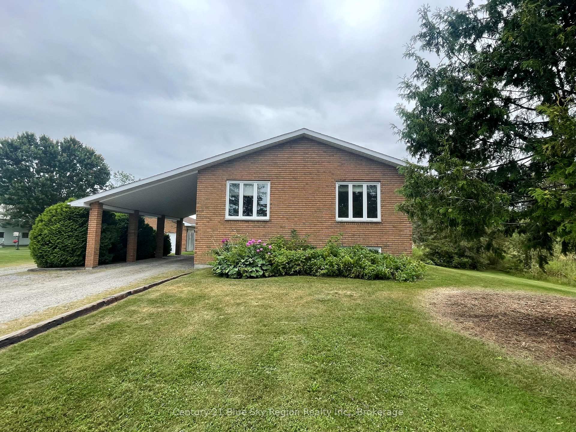 Photo 2 of 494 Salter Street, West Nipissing, Sturgeon Falls — HOMEH