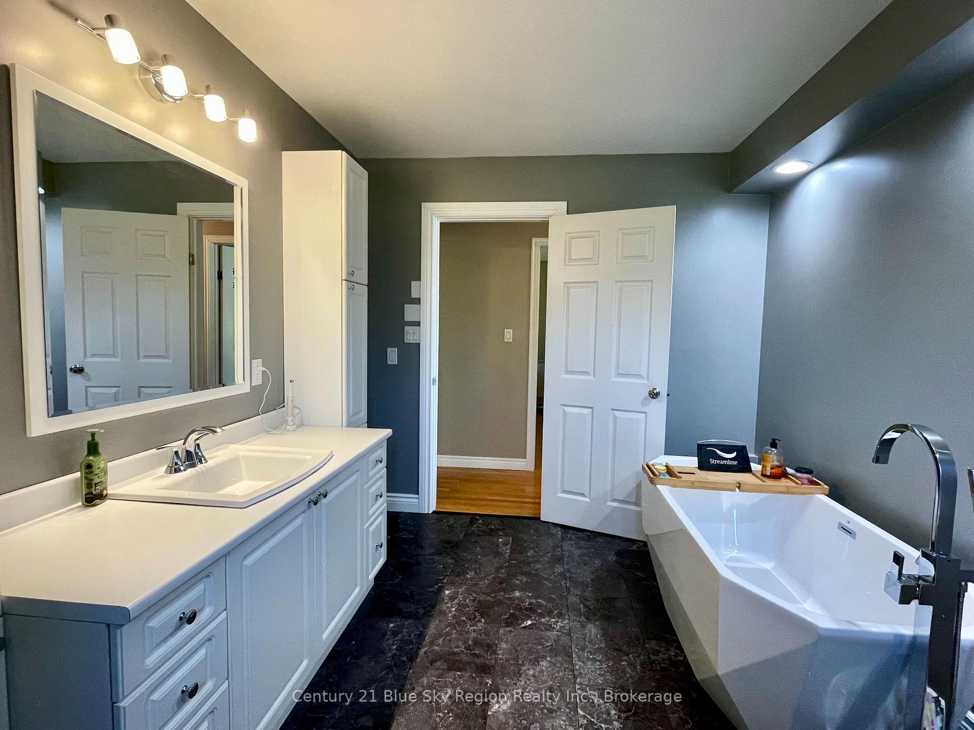 Photo 16 of 494 Salter Street, West Nipissing, Sturgeon Falls — HOMEH