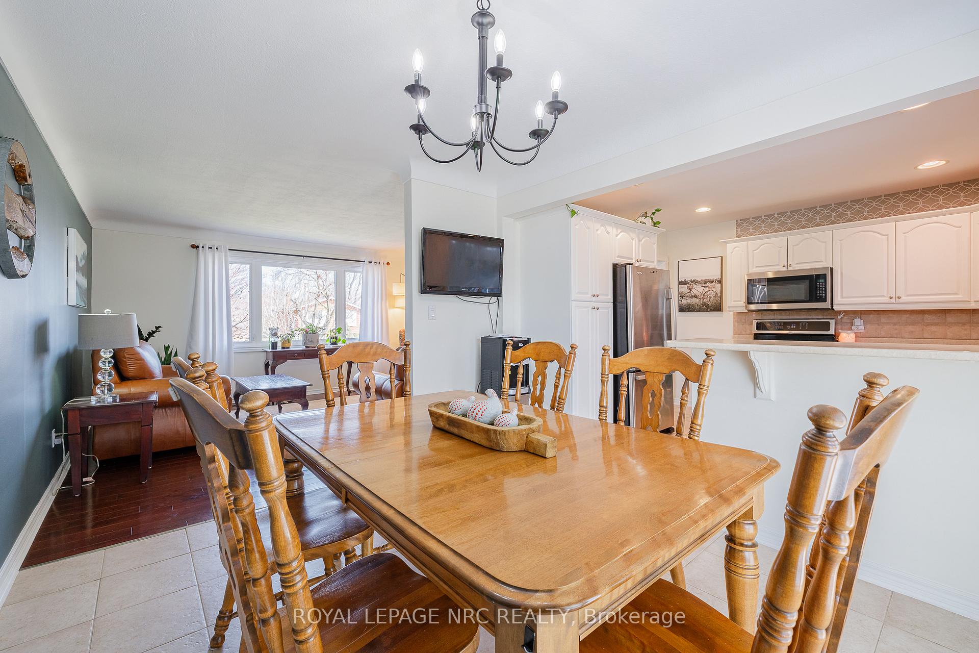 Photo 9 of 33 Idylwood Road, Welland, N. Welland — HOMEH