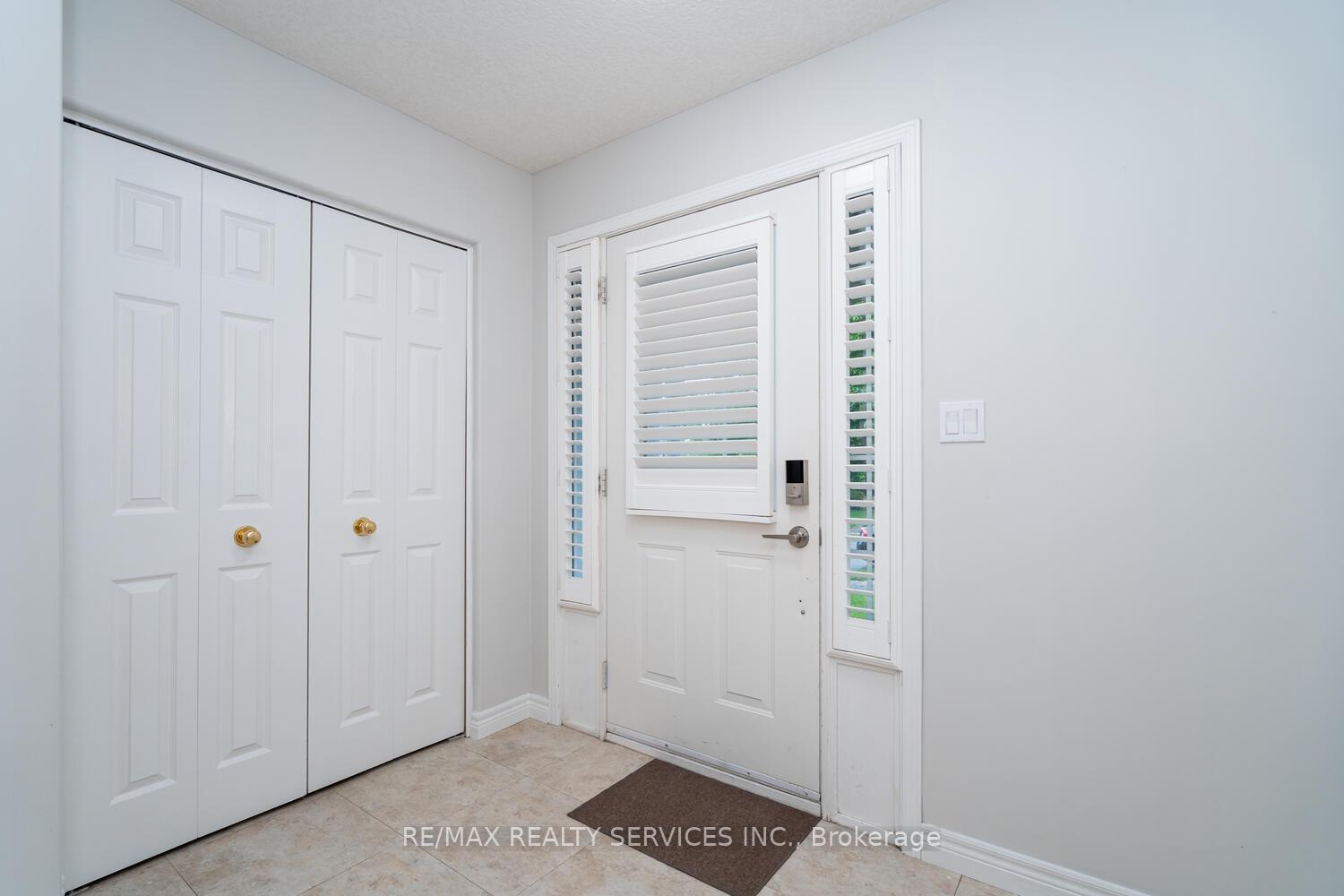 Photo 4 of 704 Black Cherry Street, Waterloo — HOMEH