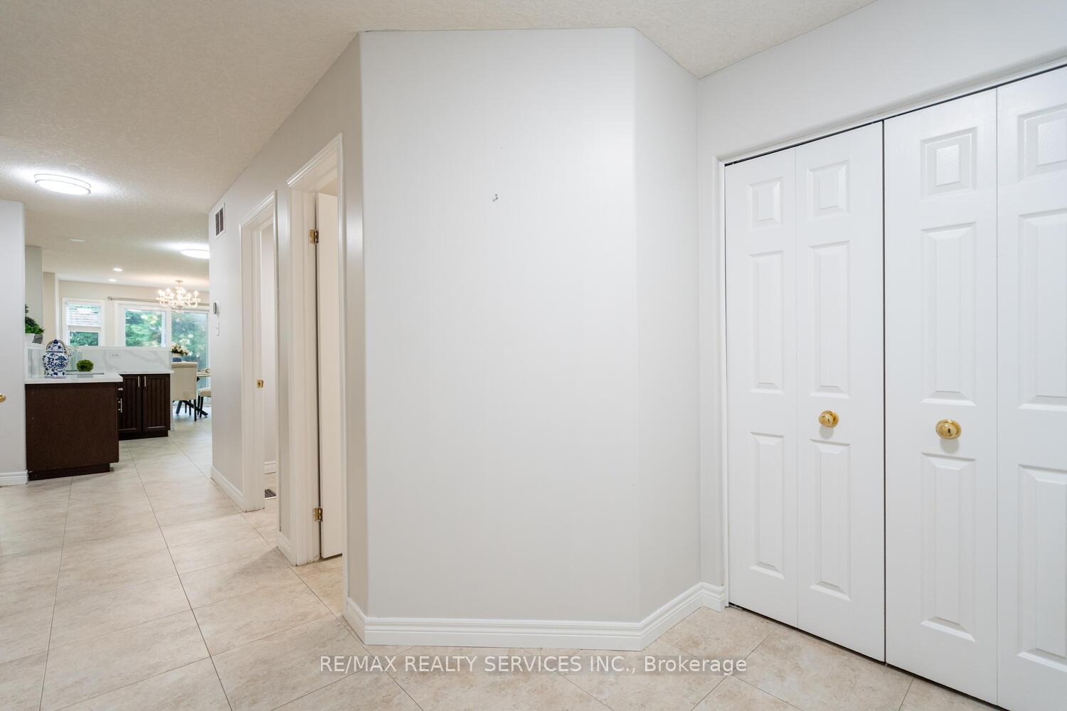 Photo 5 of 704 Black Cherry Street, Waterloo — HOMEH