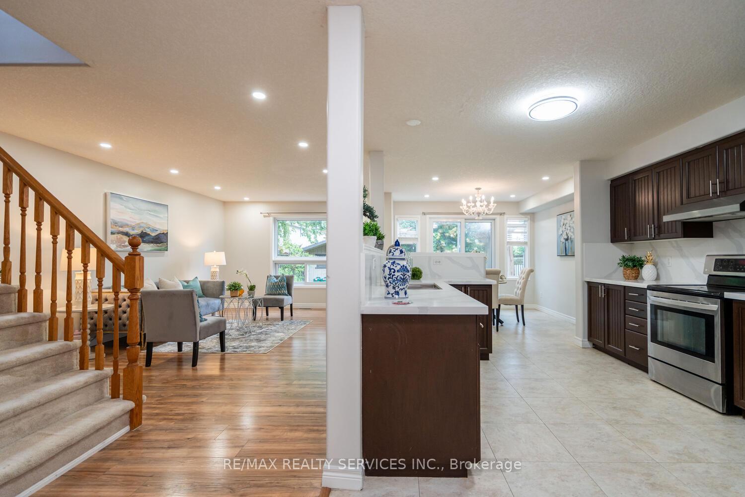 Photo 7 of 704 Black Cherry Street, Waterloo — HOMEH