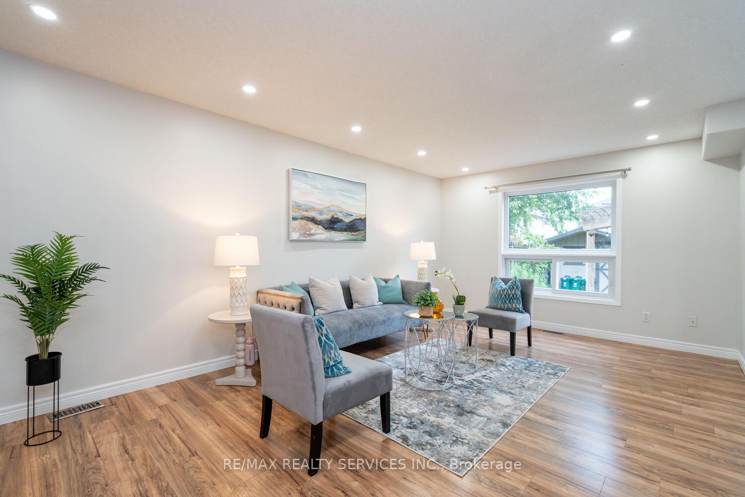 Photo 9 of 704 Black Cherry Street, Waterloo — HOMEH