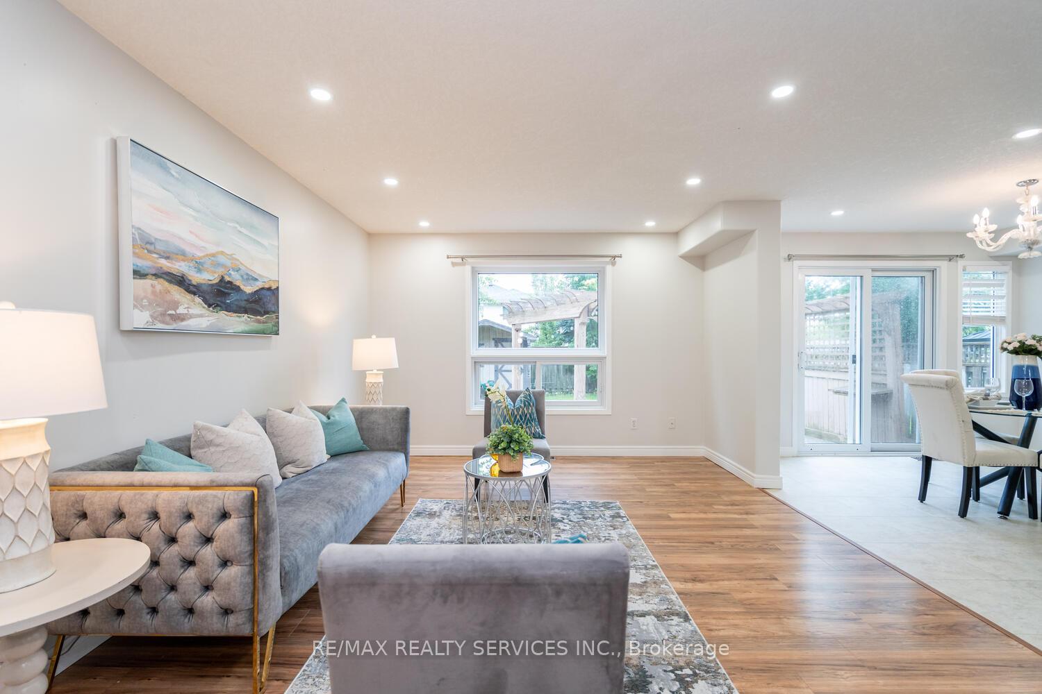 Photo 10 of 704 Black Cherry Street, Waterloo — HOMEH