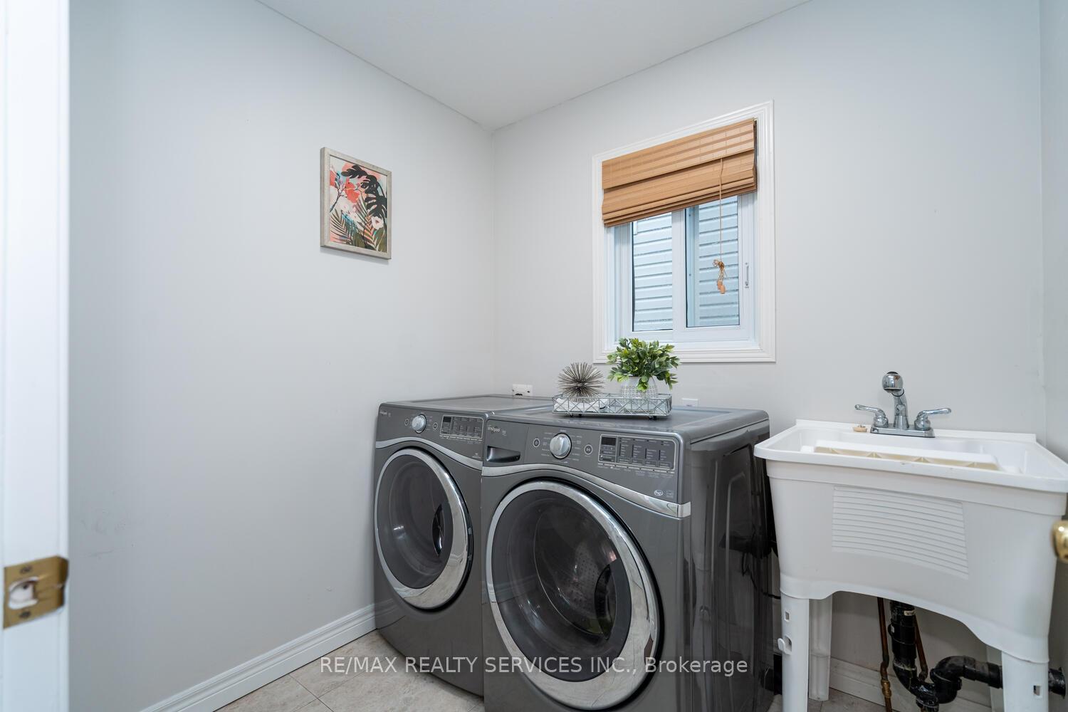 Photo 21 of 704 Black Cherry Street, Waterloo — HOMEH