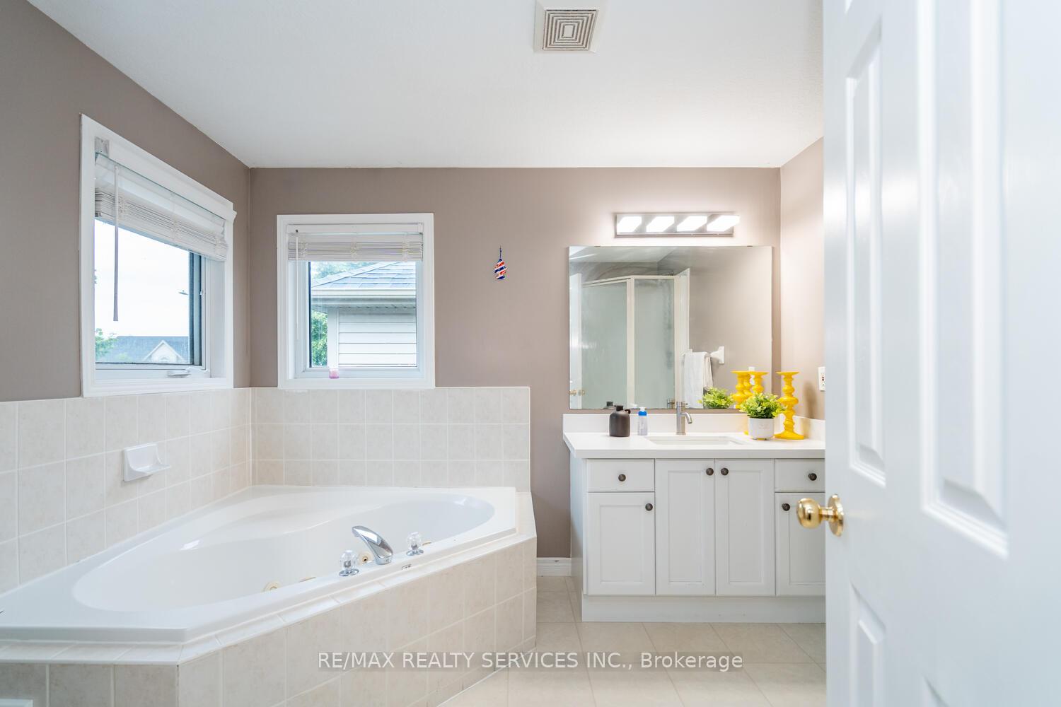 Photo 29 of 704 Black Cherry Street, Waterloo — HOMEH