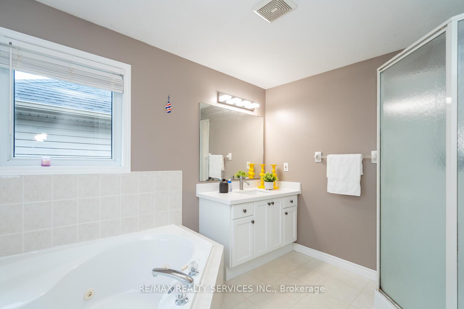 Photo 30 of 704 Black Cherry Street, Waterloo — HOMEH