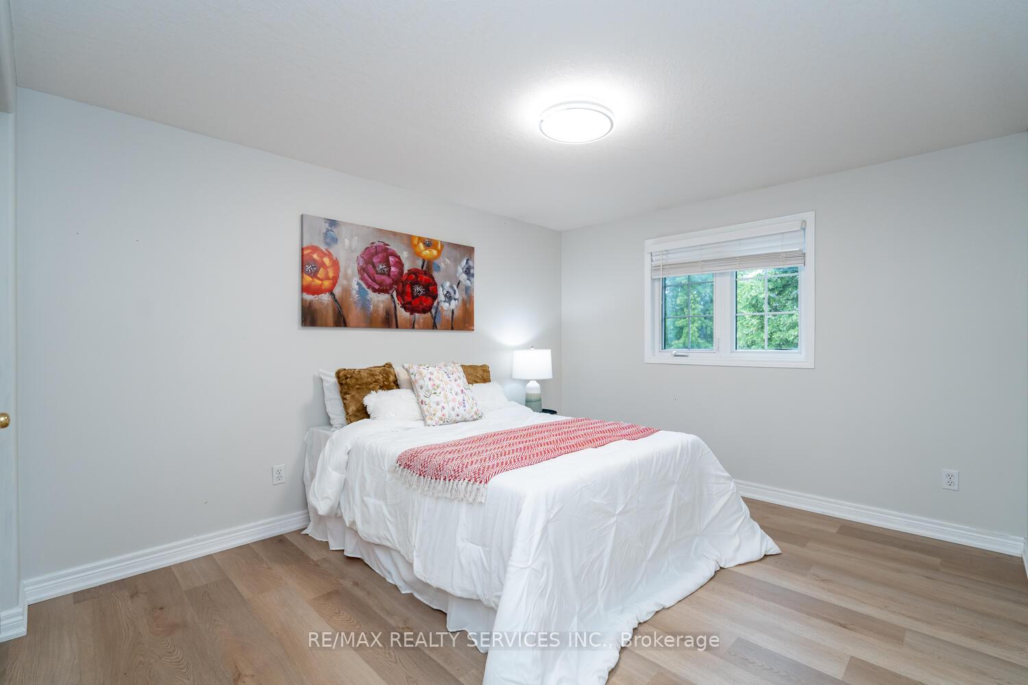 Photo 36 of 704 Black Cherry Street, Waterloo — HOMEH