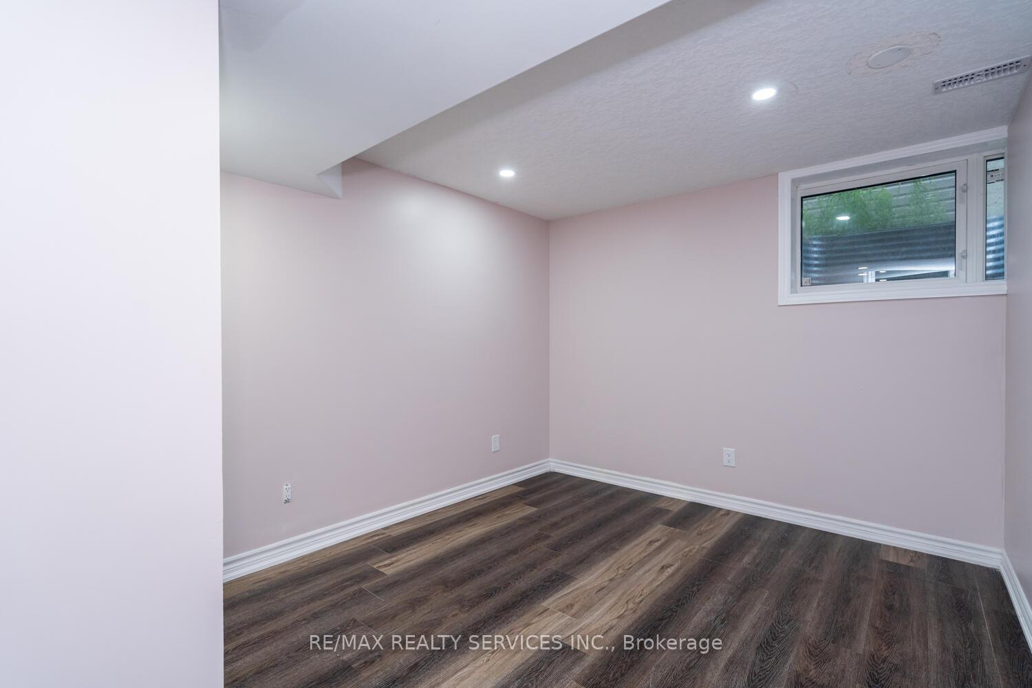 Photo 43 of 704 Black Cherry Street, Waterloo — HOMEH