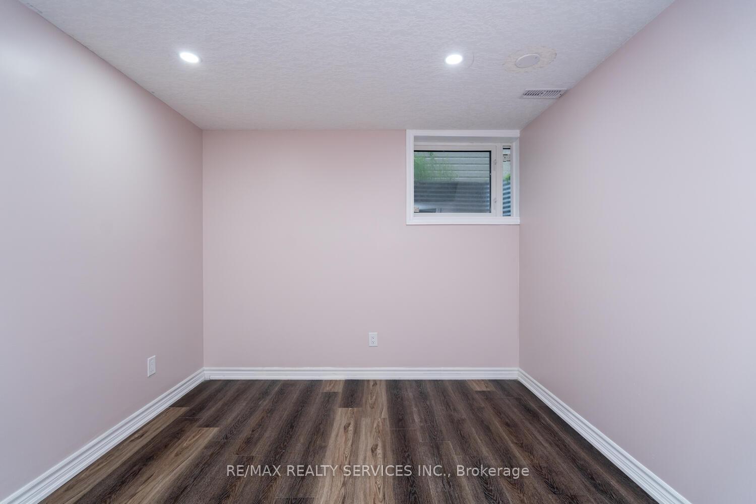 Photo 44 of 704 Black Cherry Street, Waterloo — HOMEH