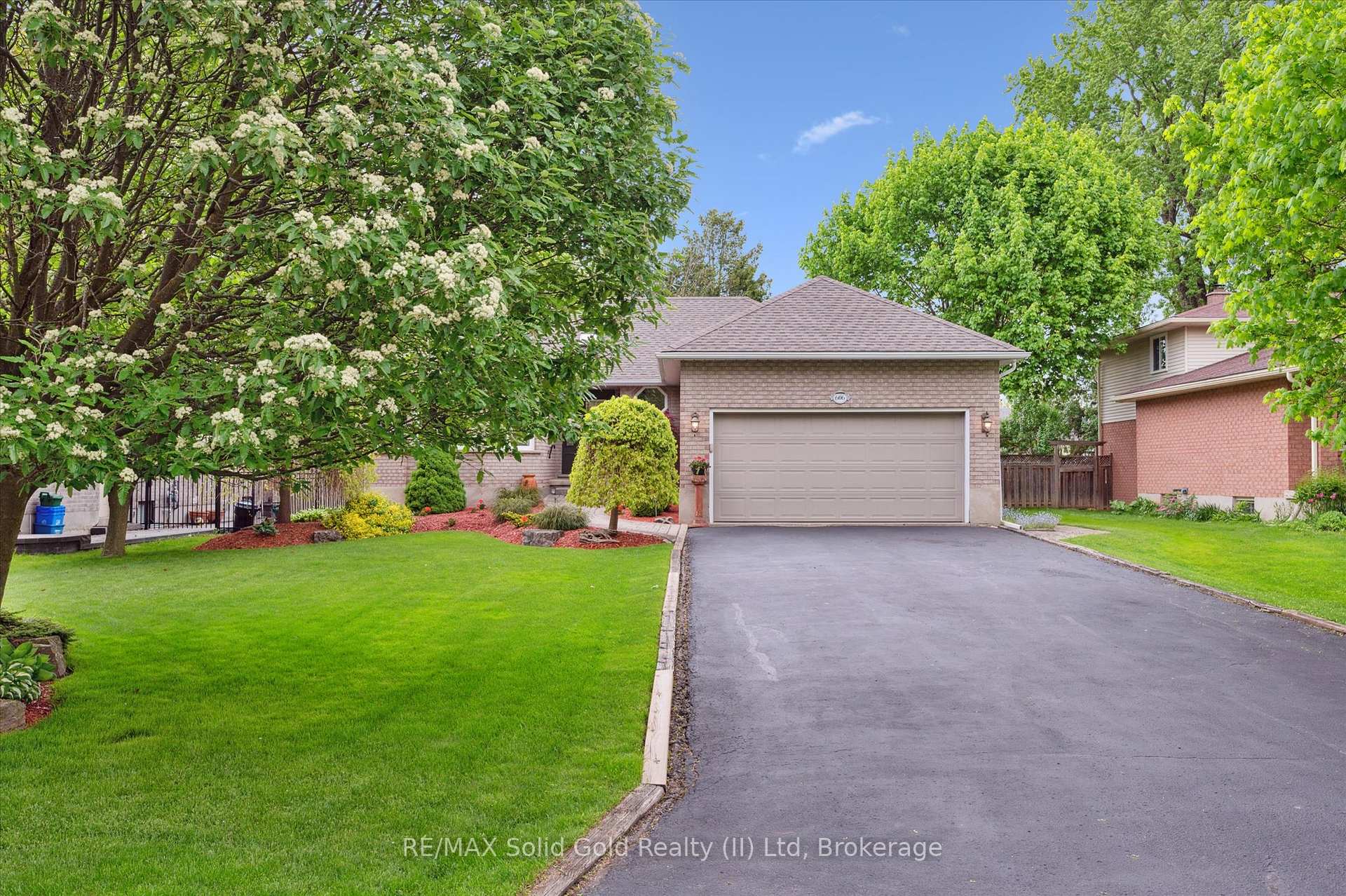 Photo 2 of 606 Rustic Drive, Waterloo — HOMEH