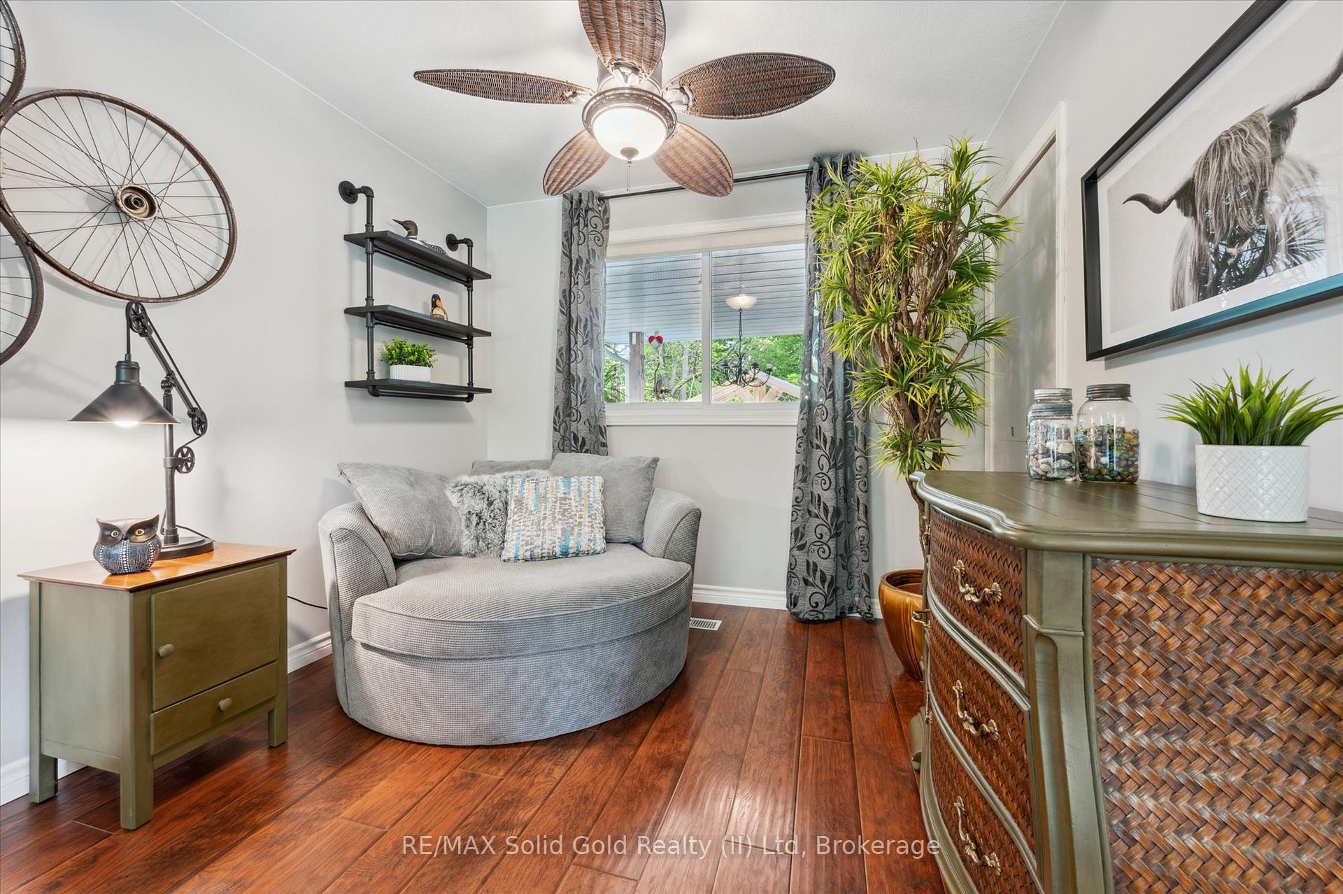 Photo 10 of 606 Rustic Drive, Waterloo — HOMEH