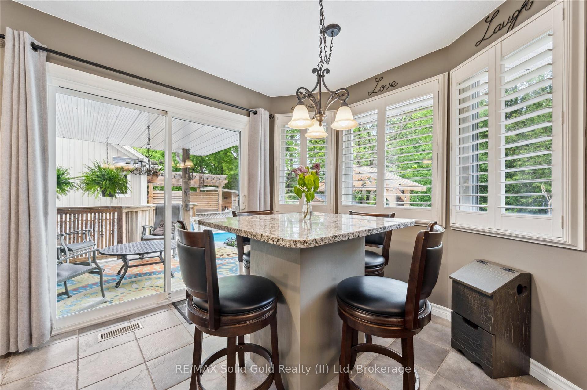 Photo 14 of 606 Rustic Drive, Waterloo — HOMEH