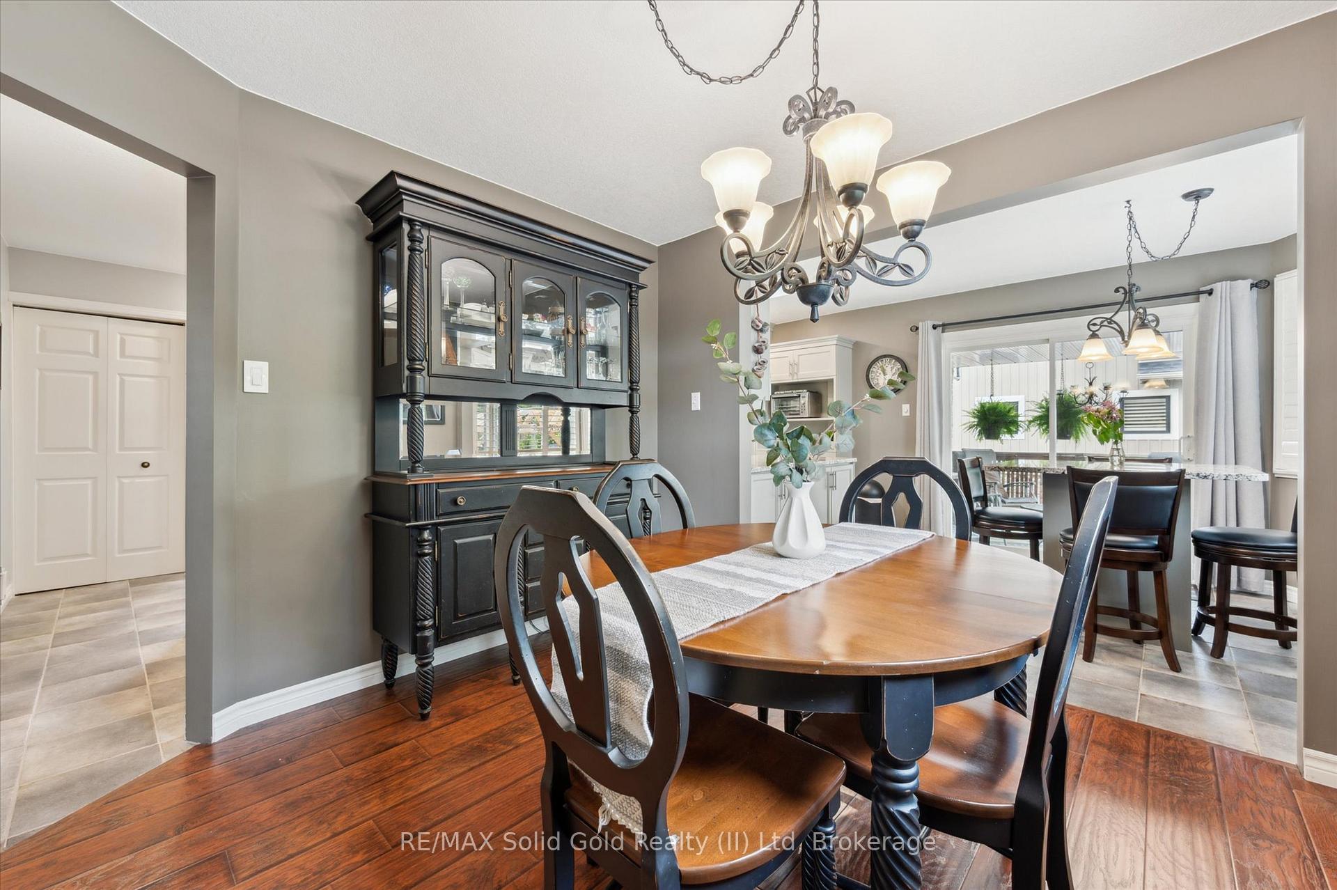 Photo 18 of 606 Rustic Drive, Waterloo — HOMEH